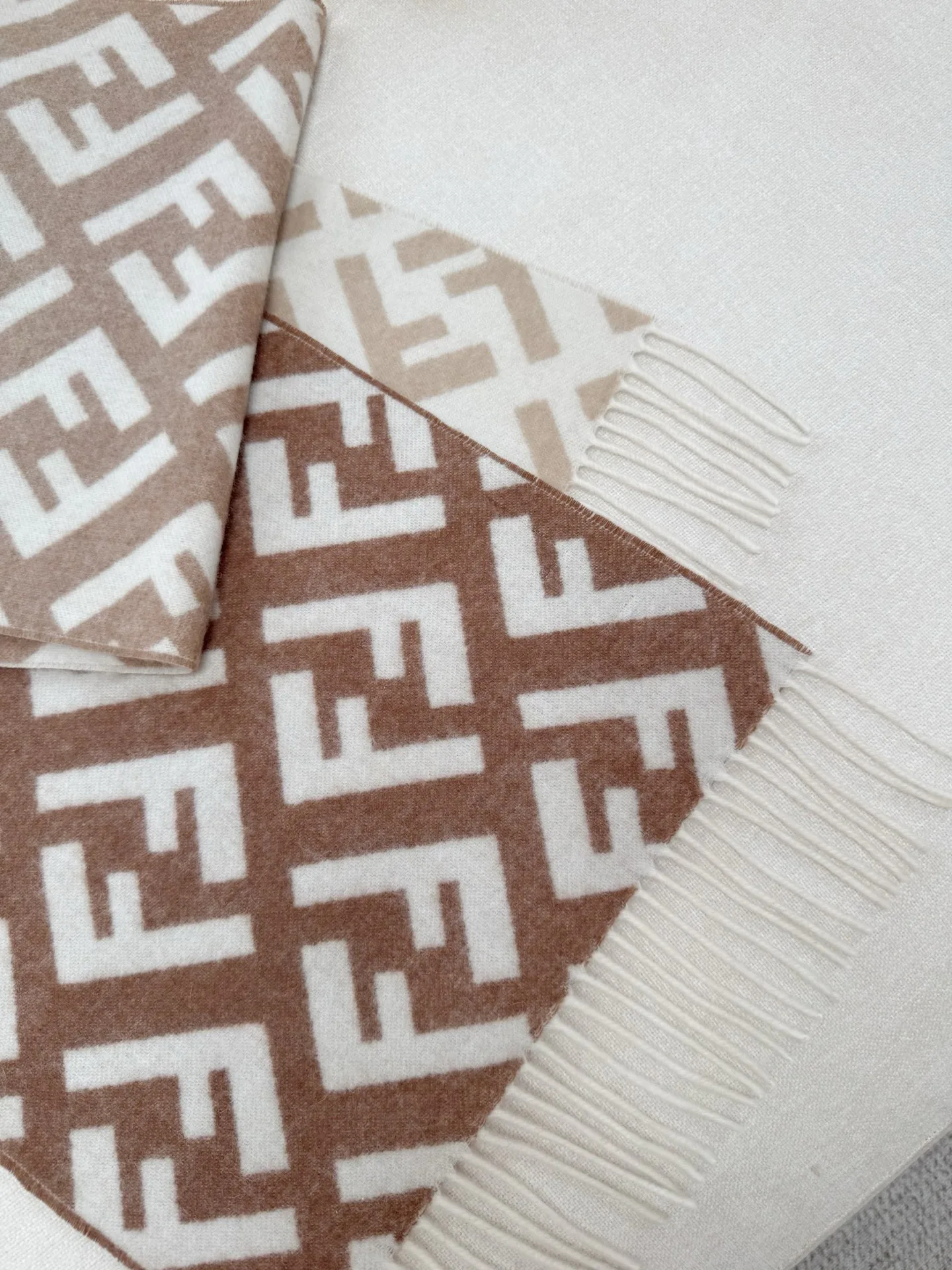 Шарфы Fendi 848613