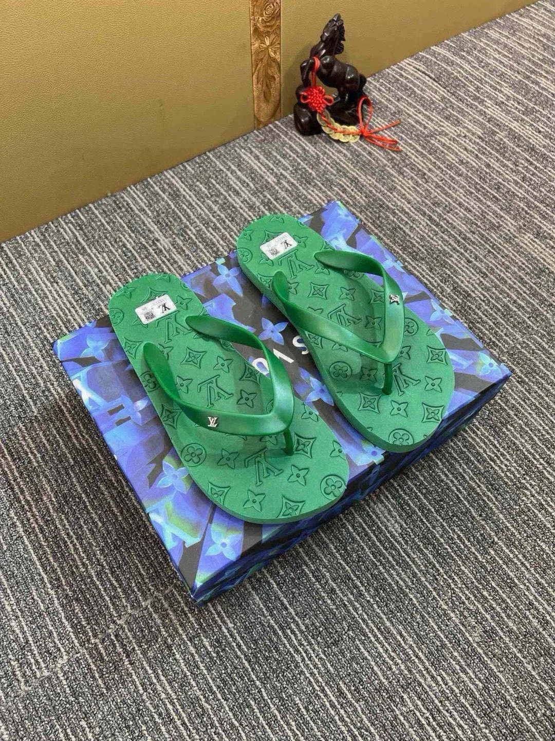 Шлепанцы Мужские Louis Vuitton 10646318