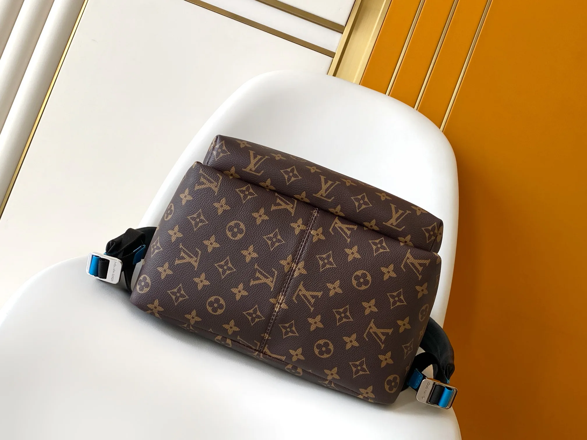 Рюкзаки Женские Louis Vuitton 1746050