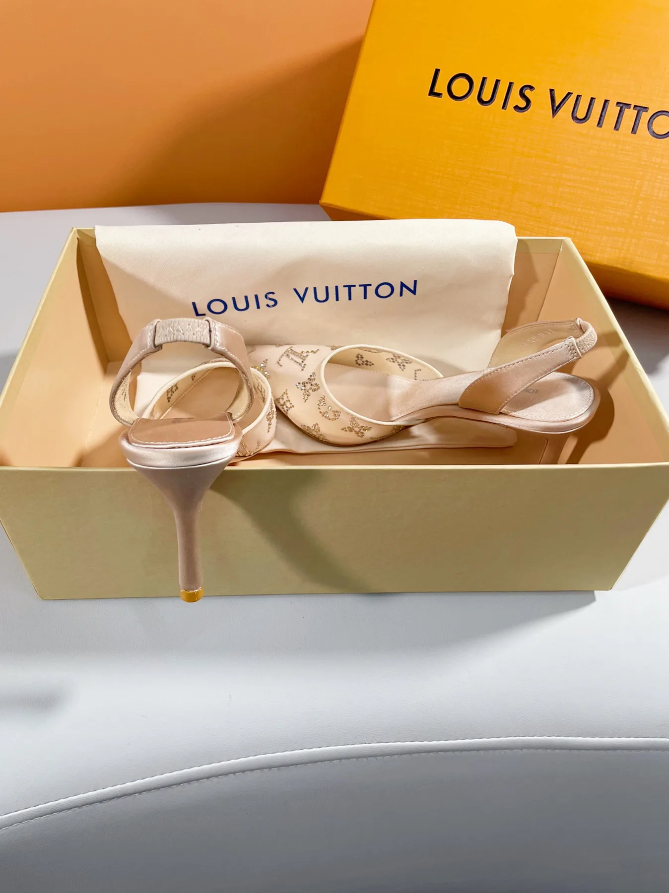 Туфли Женские Louis Vuitton 13346469