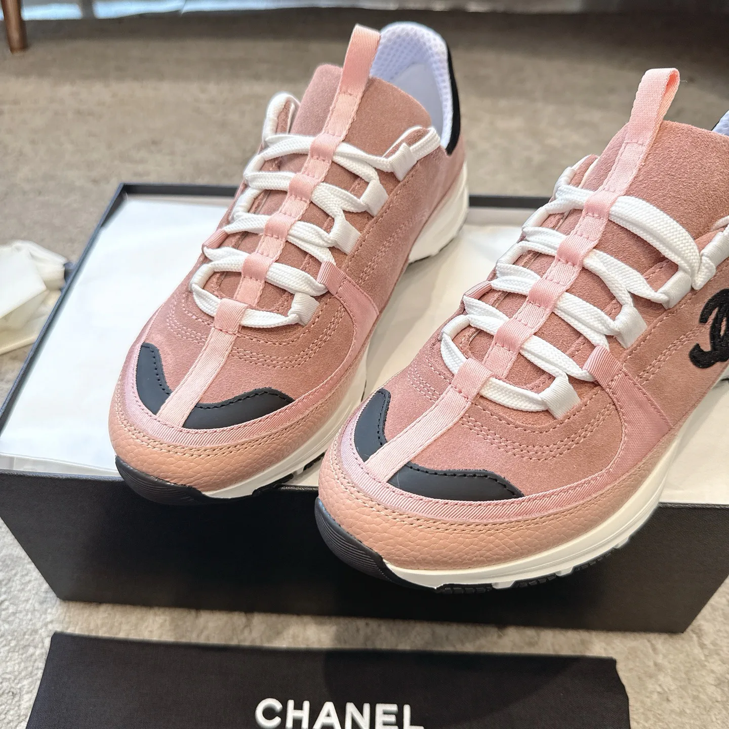 Кроссовки Женские Chanel 1137364