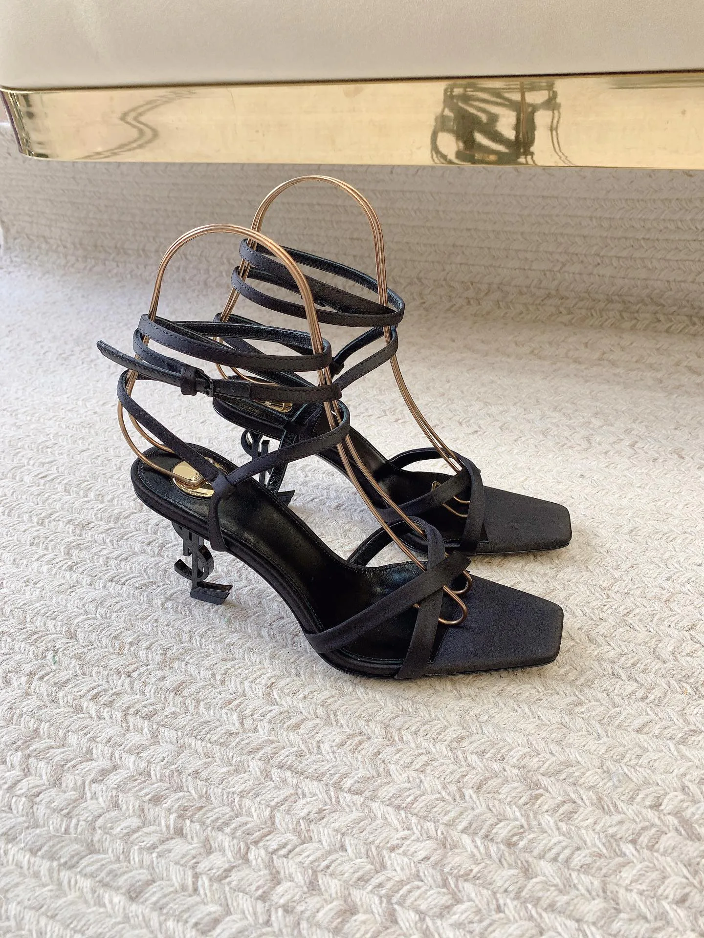 Босоножки Женские Saint Laurent 23791