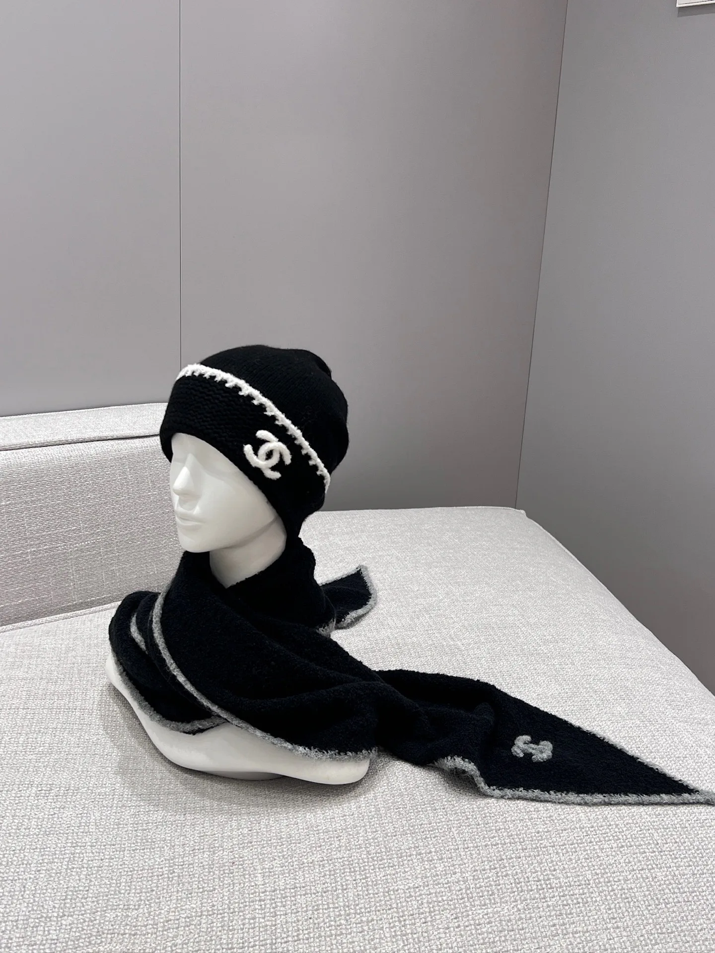 Шарфы Chanel 11613572