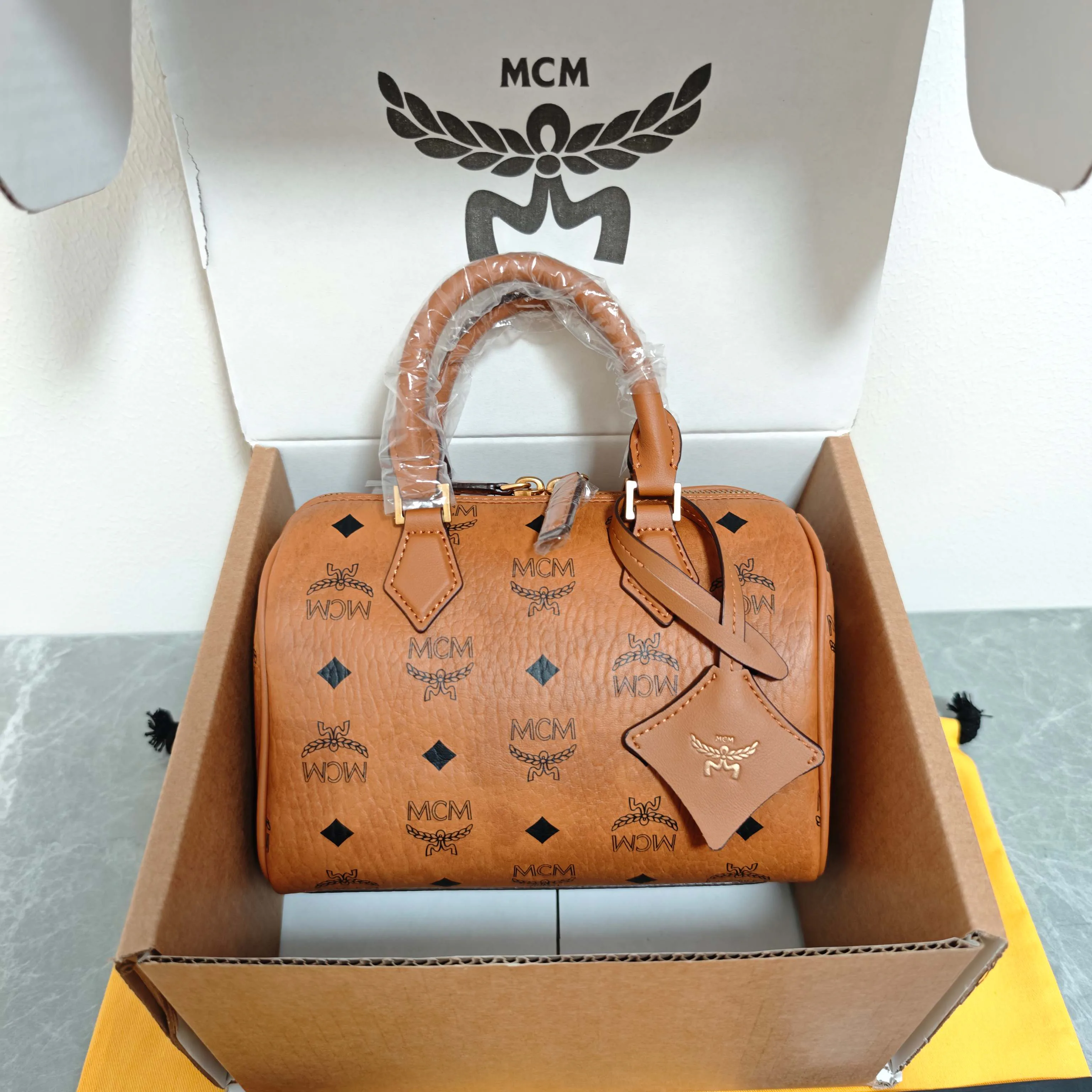 Классические Сумки Женские Mcm 13208824