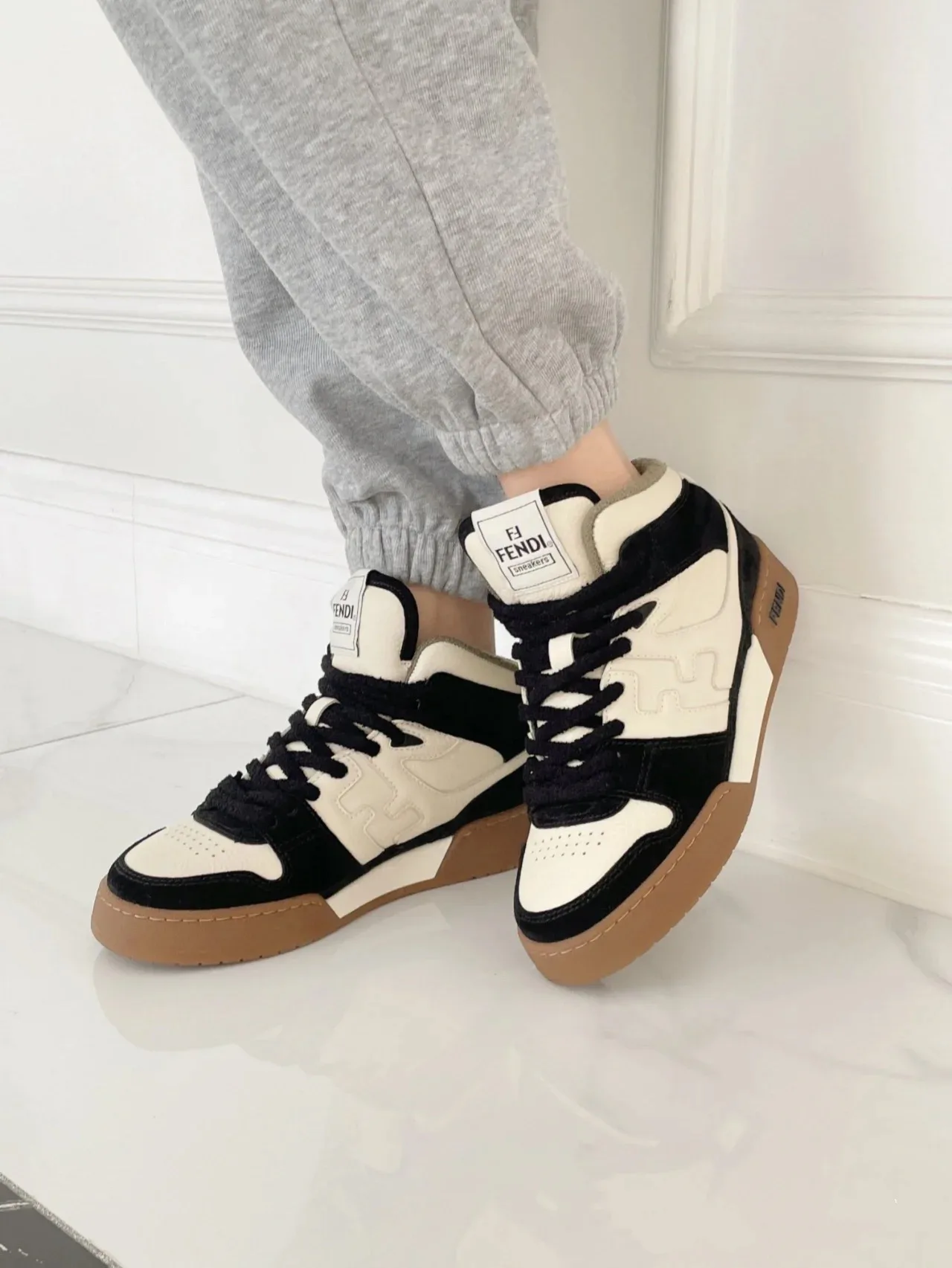 Кроссовки Женские Fendi 4070