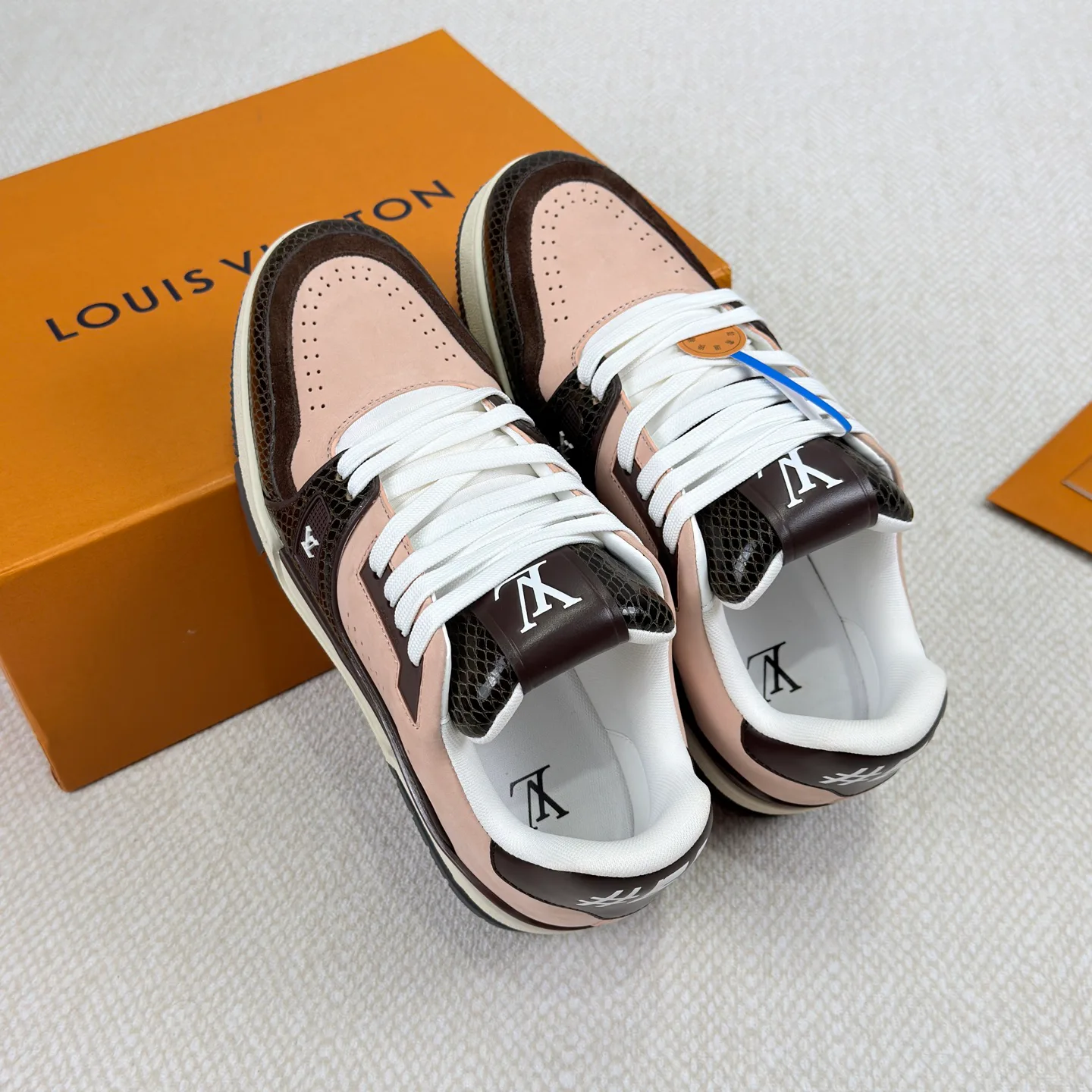 Кроссовки Мужские Louis Vuitton 18892461