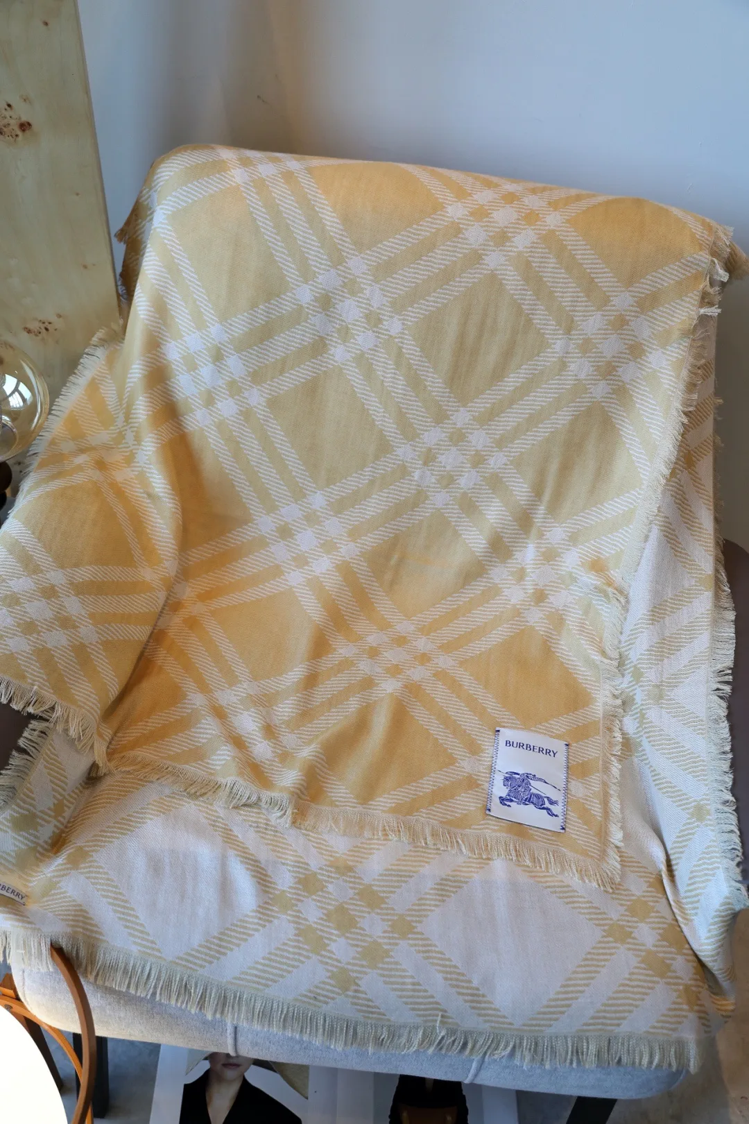 Шарфы Burberry 18419148