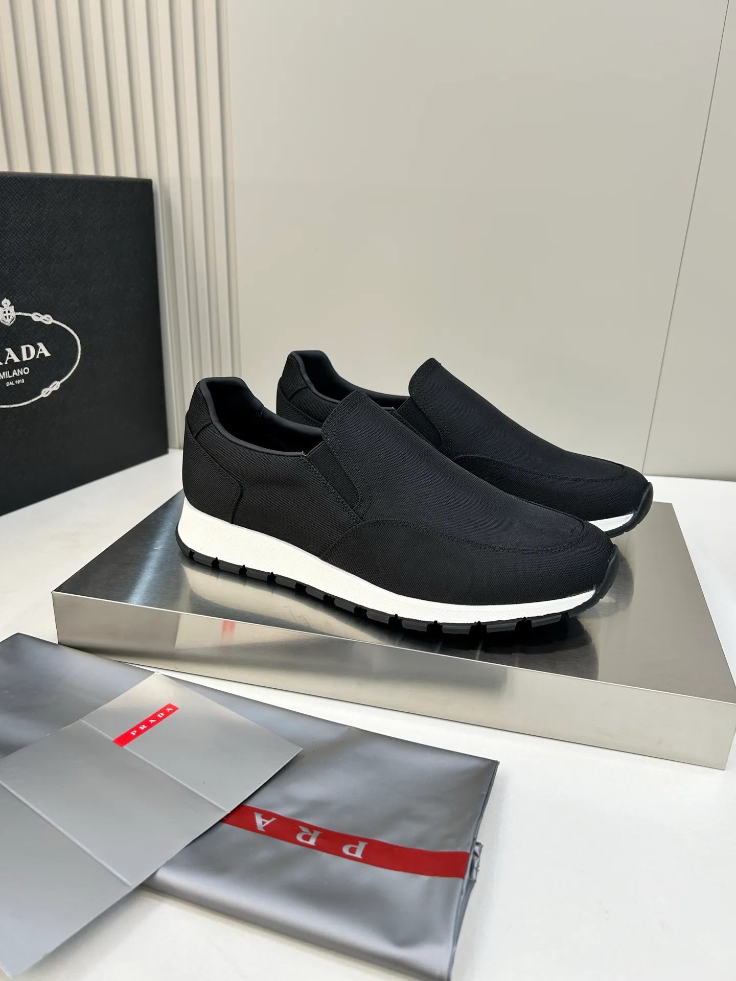 Кроссовки Мужские Prada 18267398