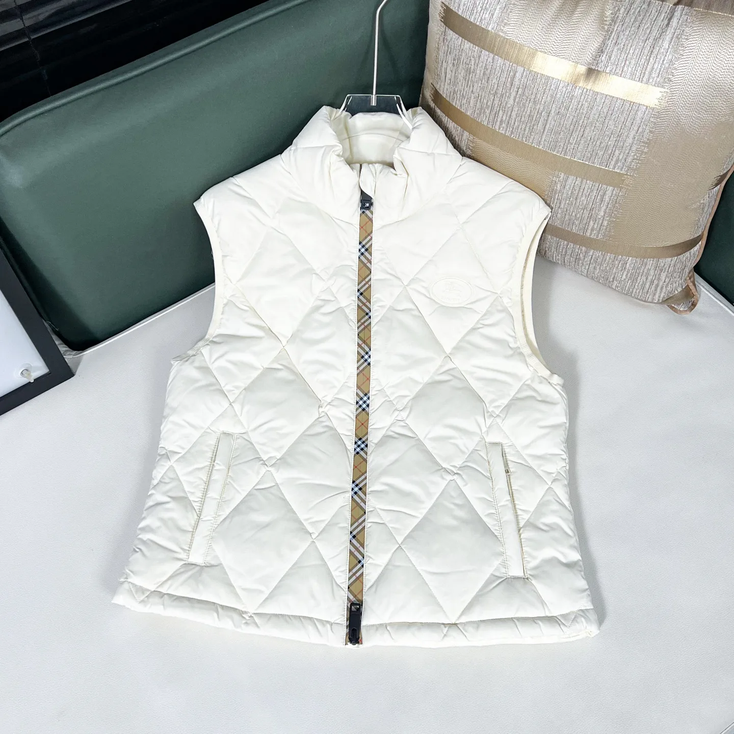 Жилеты Женские Burberry 18728598