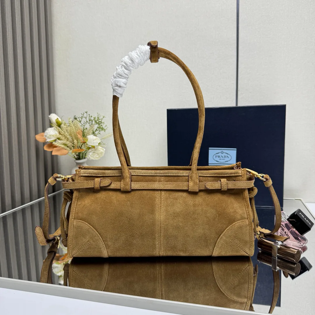 Классические Сумки Женские Prada 10446829