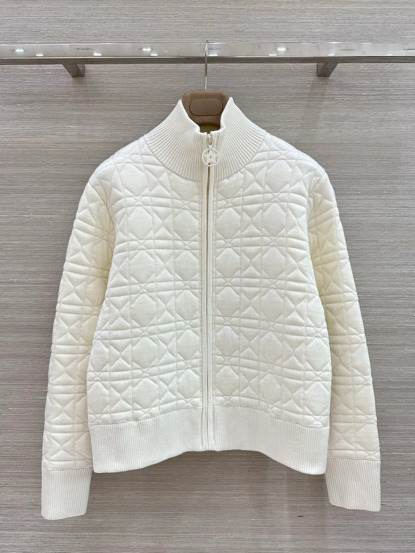 Куртки И Пуховики Женские Christian Dior 18175858