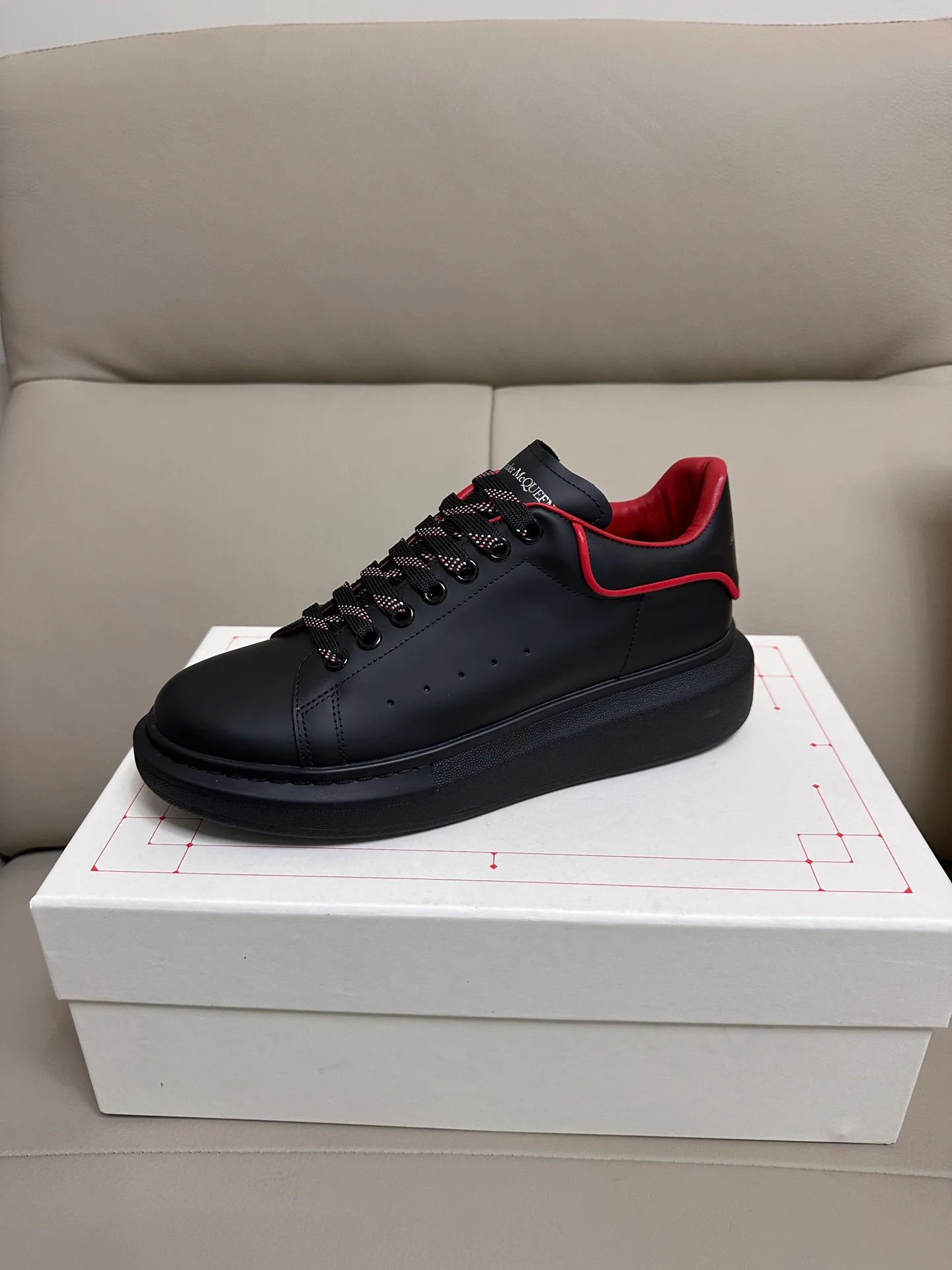 Кроссовки Женские Alexander Mcqueen 10250875