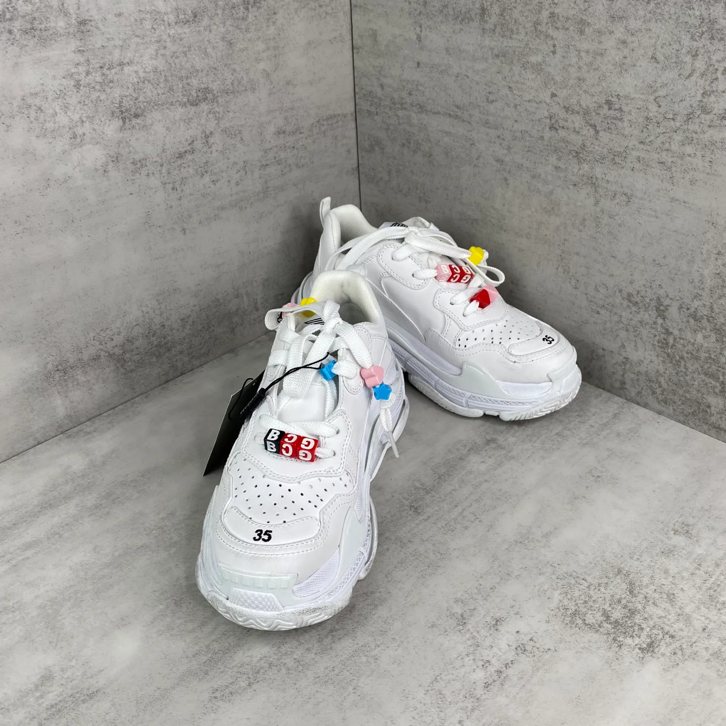 Кроссовки Женские Balenciaga 18686629