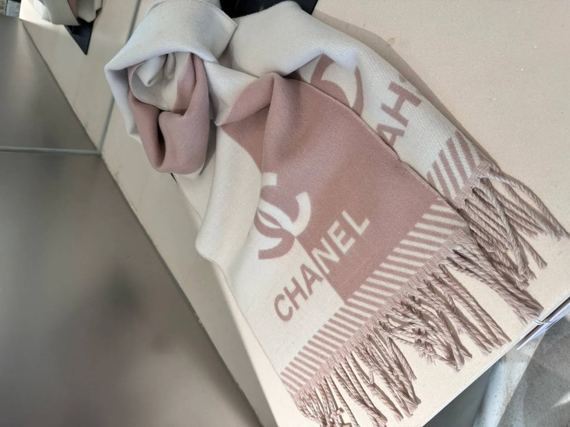 Шарфы Chanel 538400