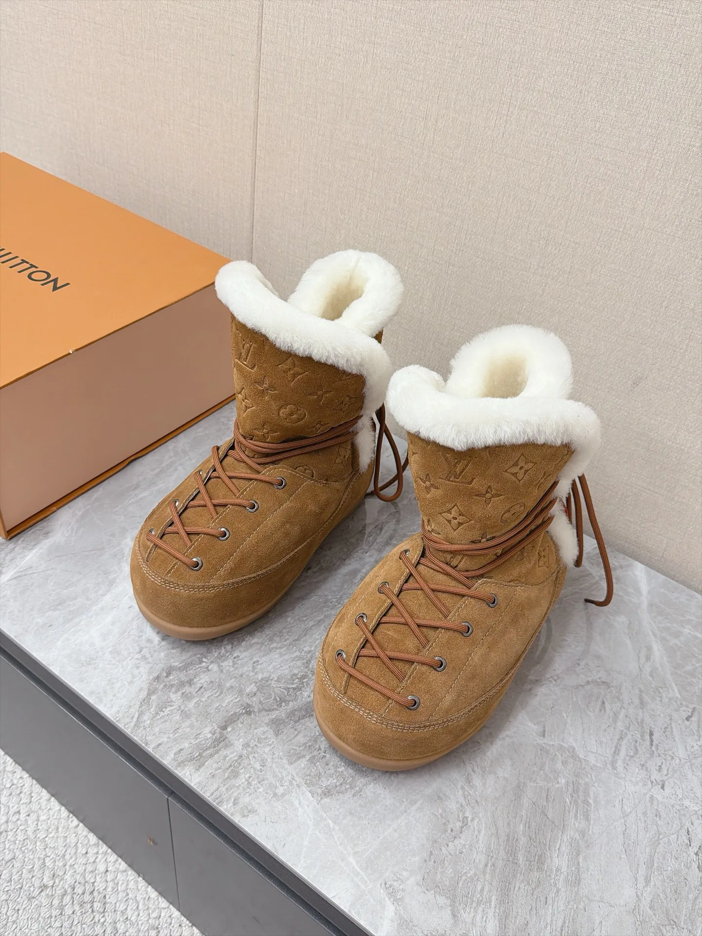 Угги Женские Louis Vuitton 19179048