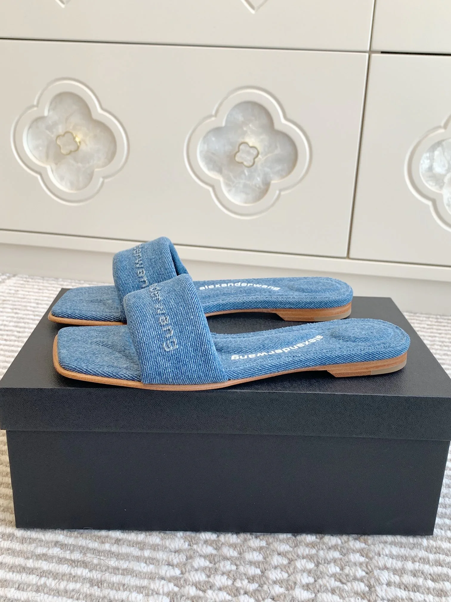 Шлепанцы Женские Alexander Wang 7205