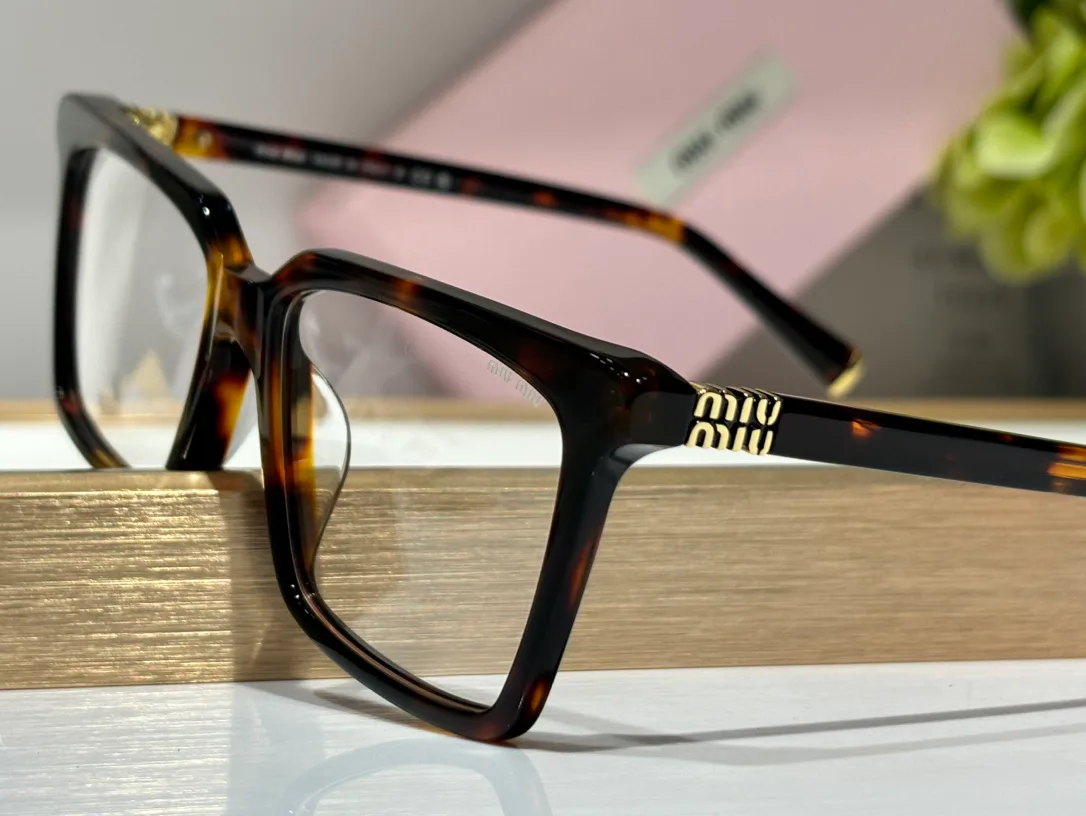 Очки Miu Miu 23186