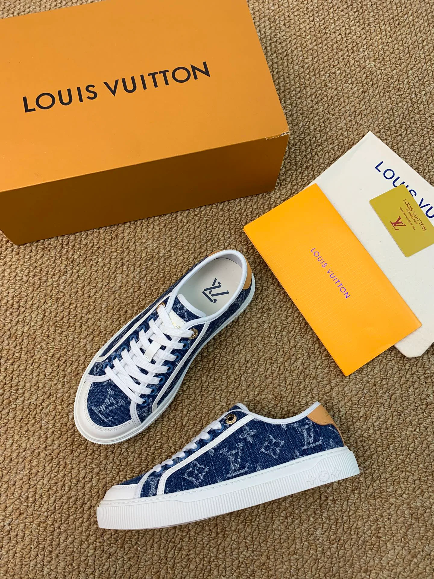 Кроссовки Женские Louis Vuitton 17545203
