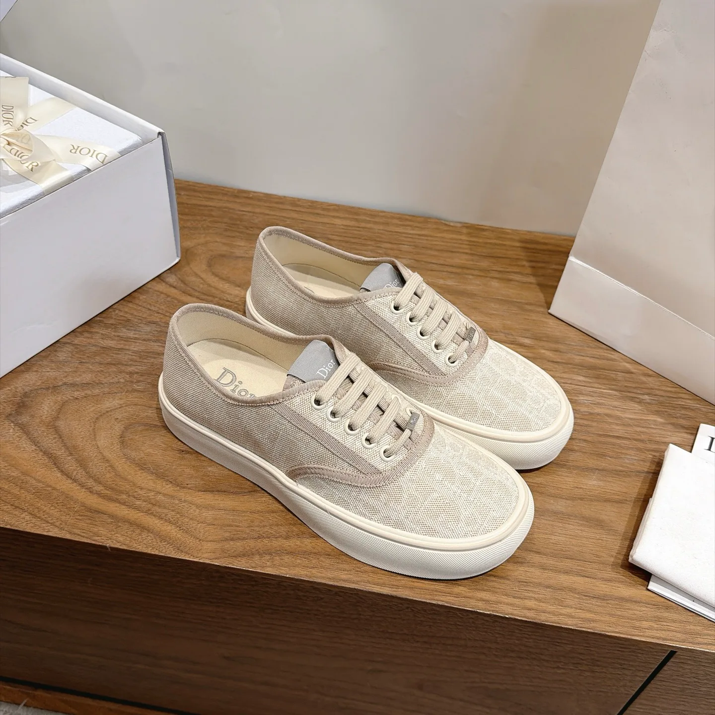 Кроссовки Женские Christian Dior 18034452