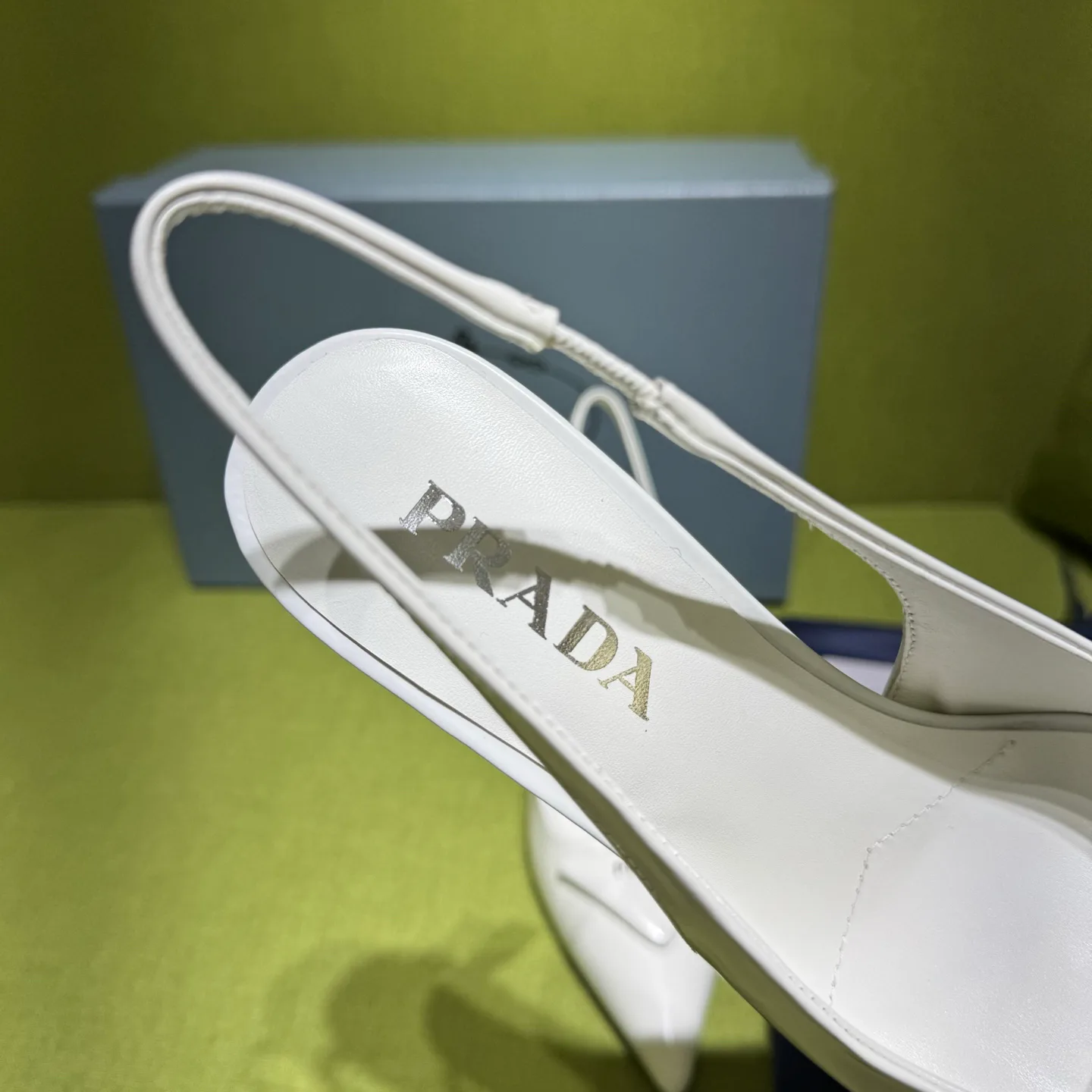 Туфли Женские Prada 10481108