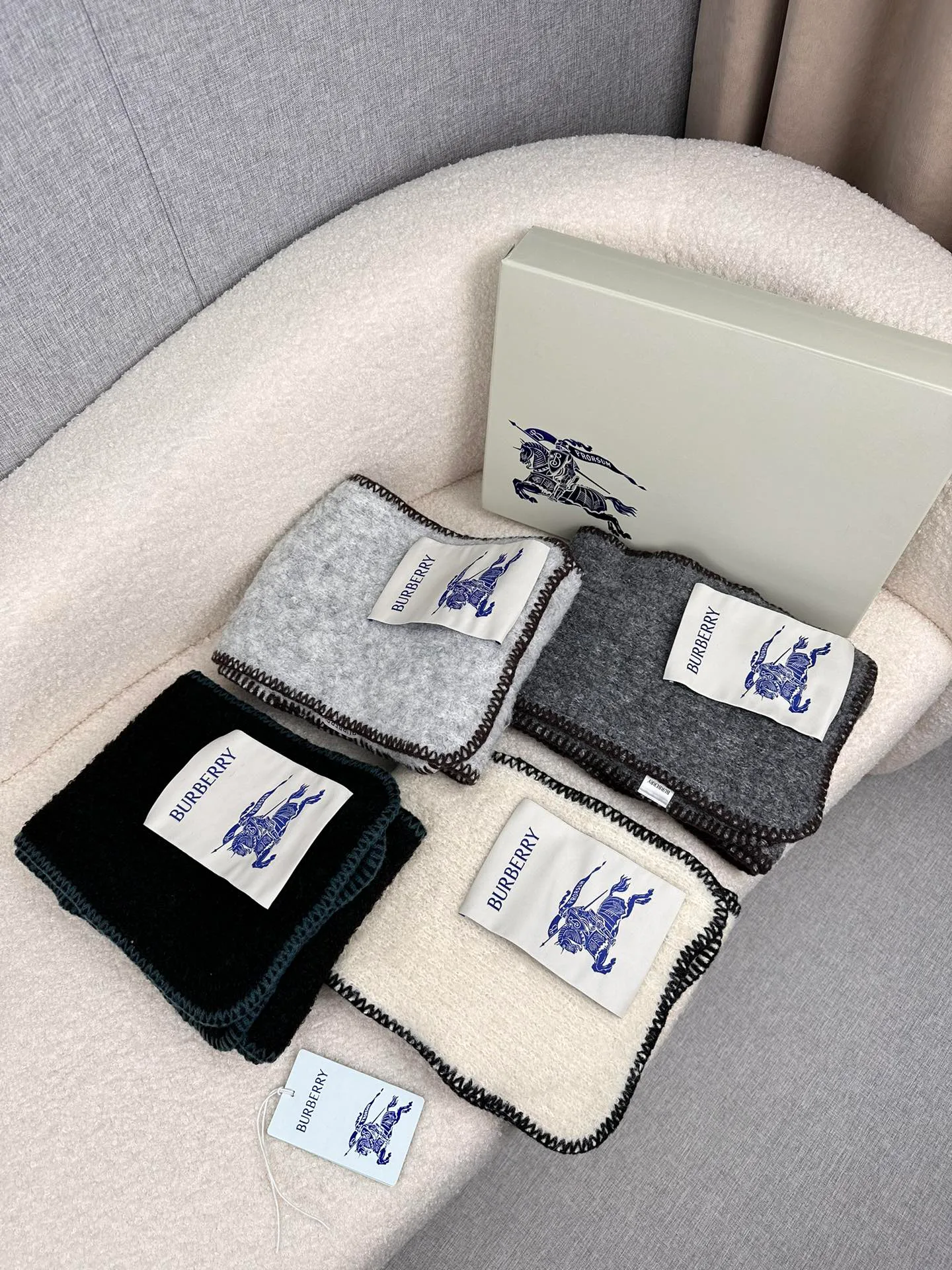 Шарфы Burberry 386924