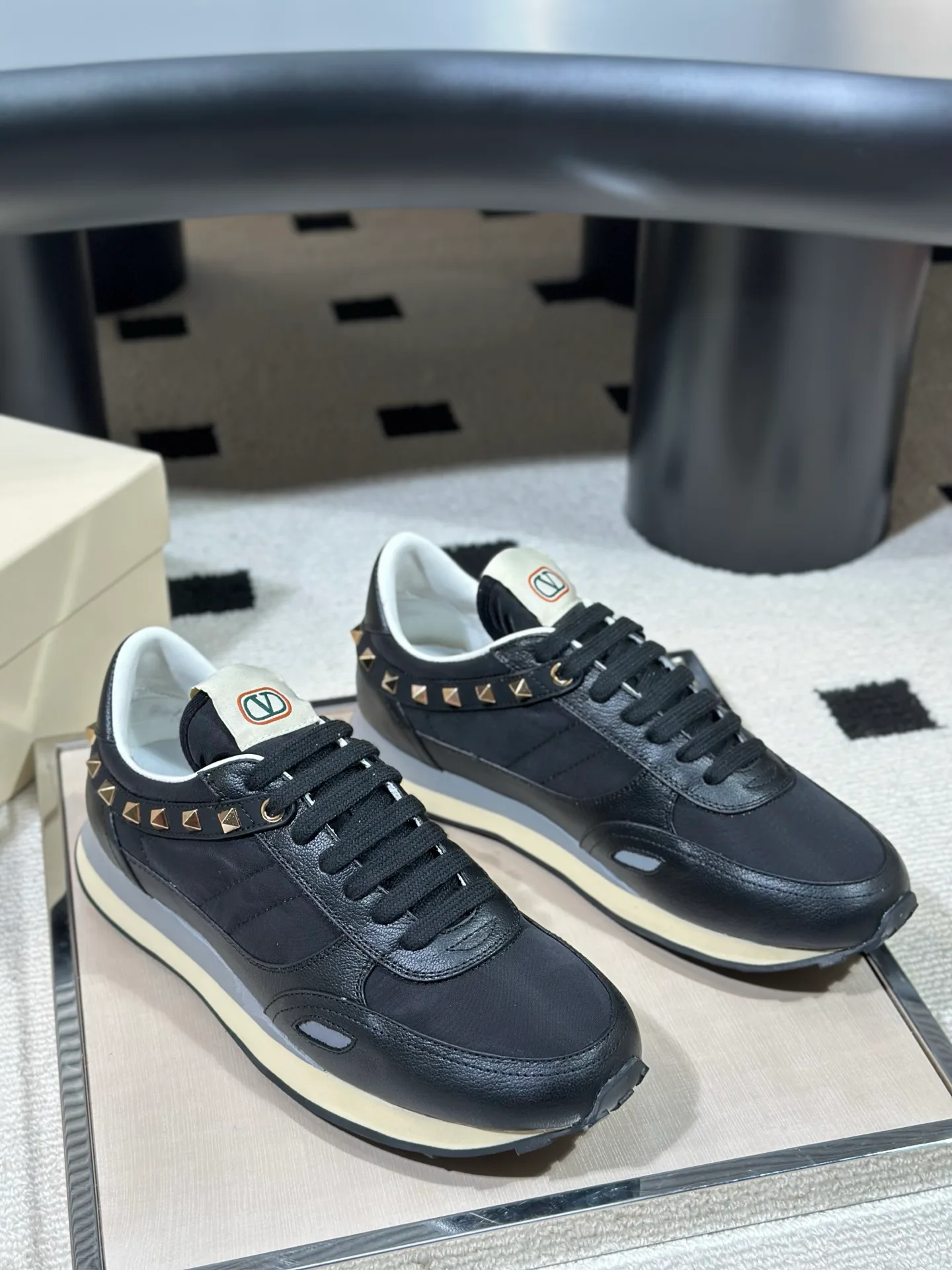 Кроссовки Мужские Valentino 17978703