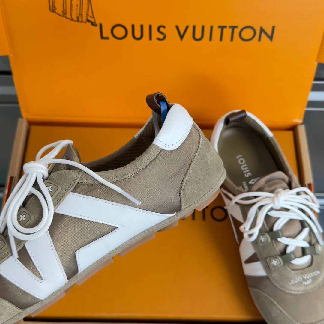 Кроссовки Женские Louis Vuitton 11916900