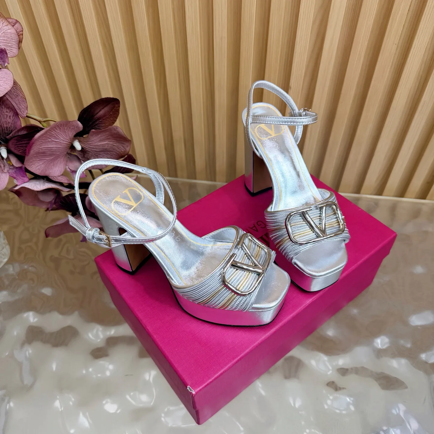 Босоножки Женские Valentino 12859218