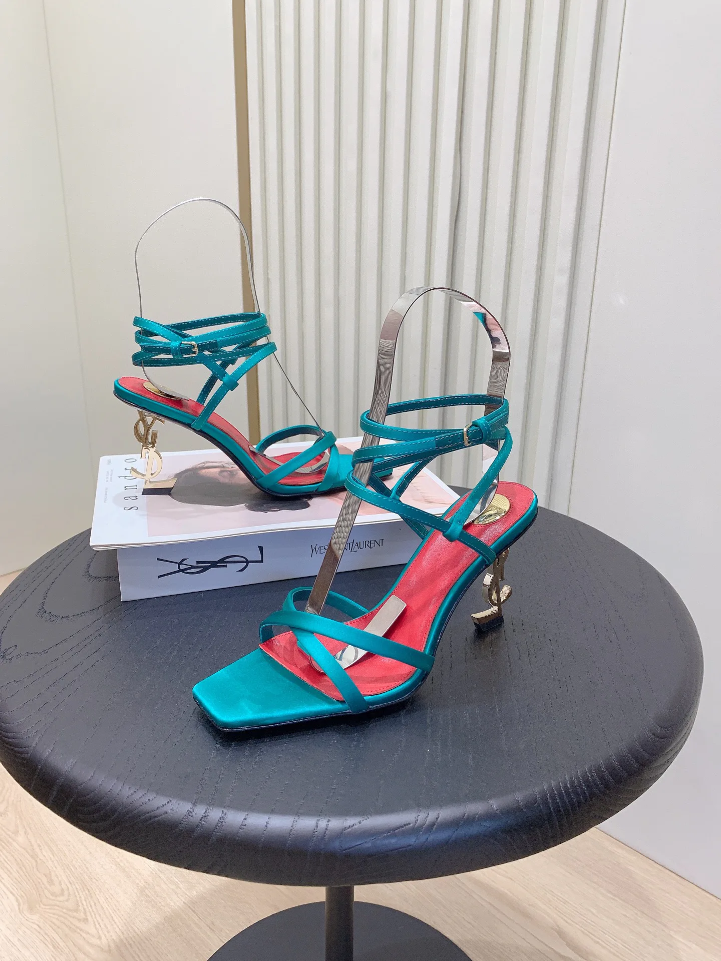 Босоножки Женские Saint Laurent 4511922