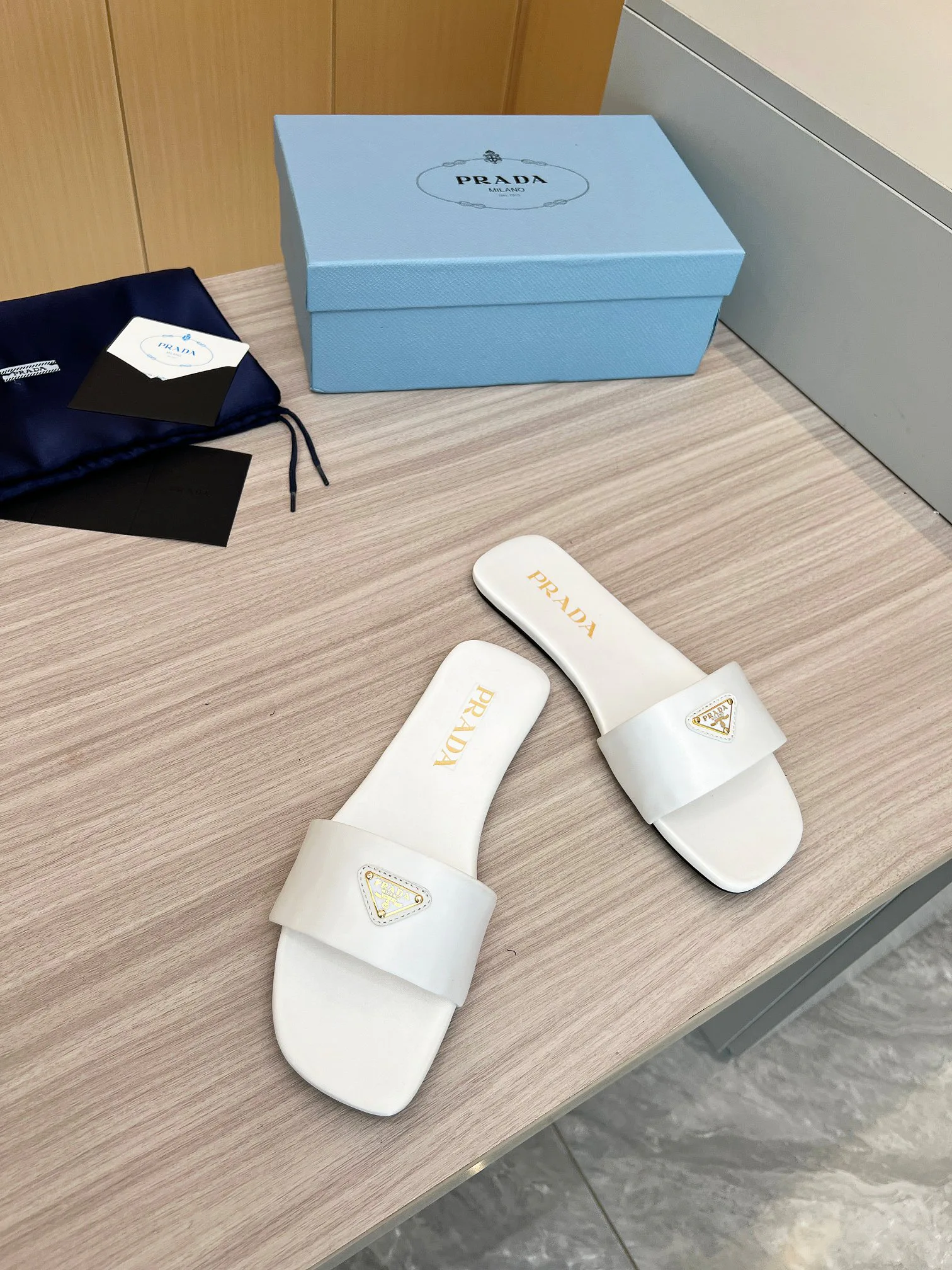 Босоножки Женские Prada 11386435