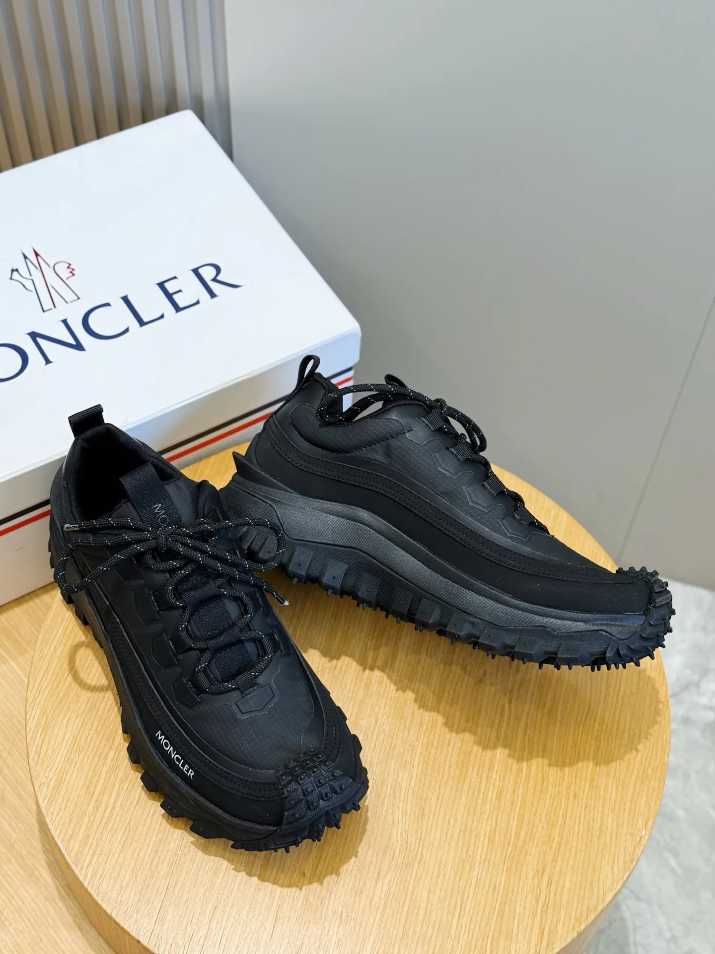 Кроссовки Мужские Moncler 19678438