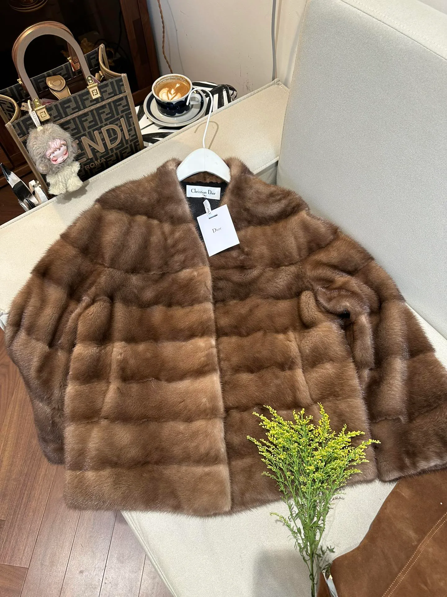 Шубы Женские Christian Dior 560939