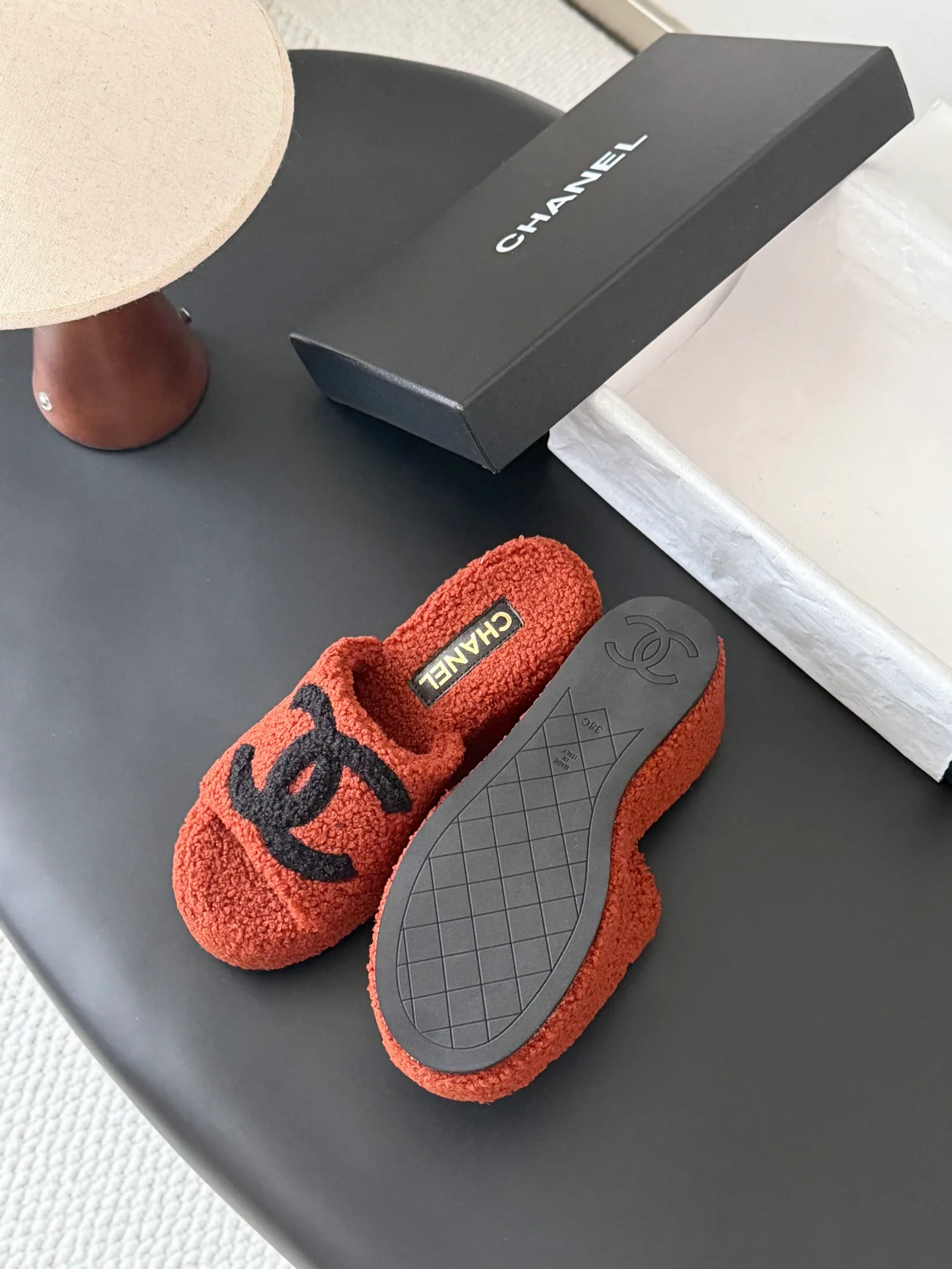Тапочки Женские Chanel 18700079