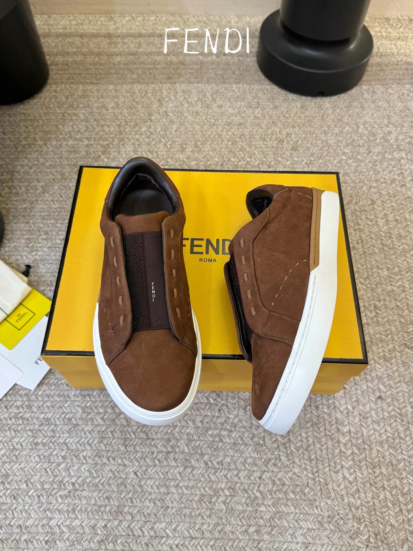 Кроссовки Женские Fendi 17562241