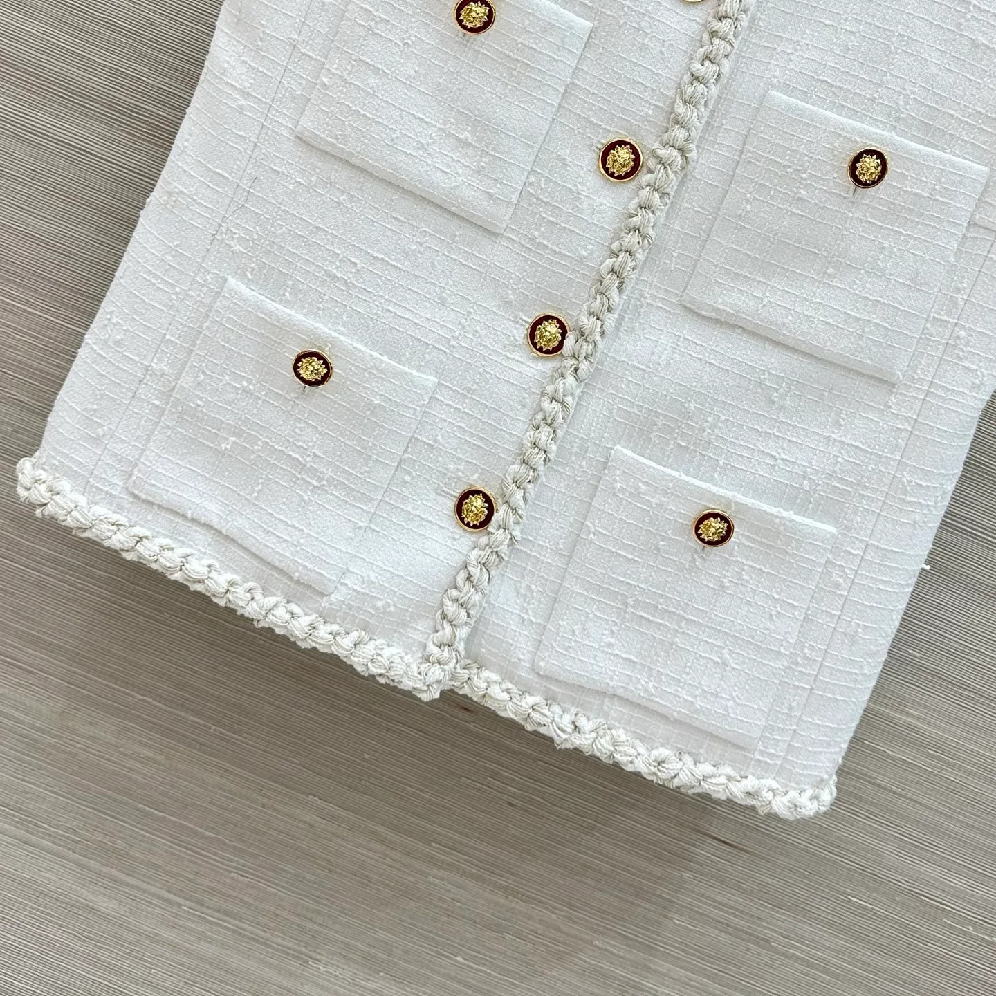 Жилеты Женские Chanel 18027444