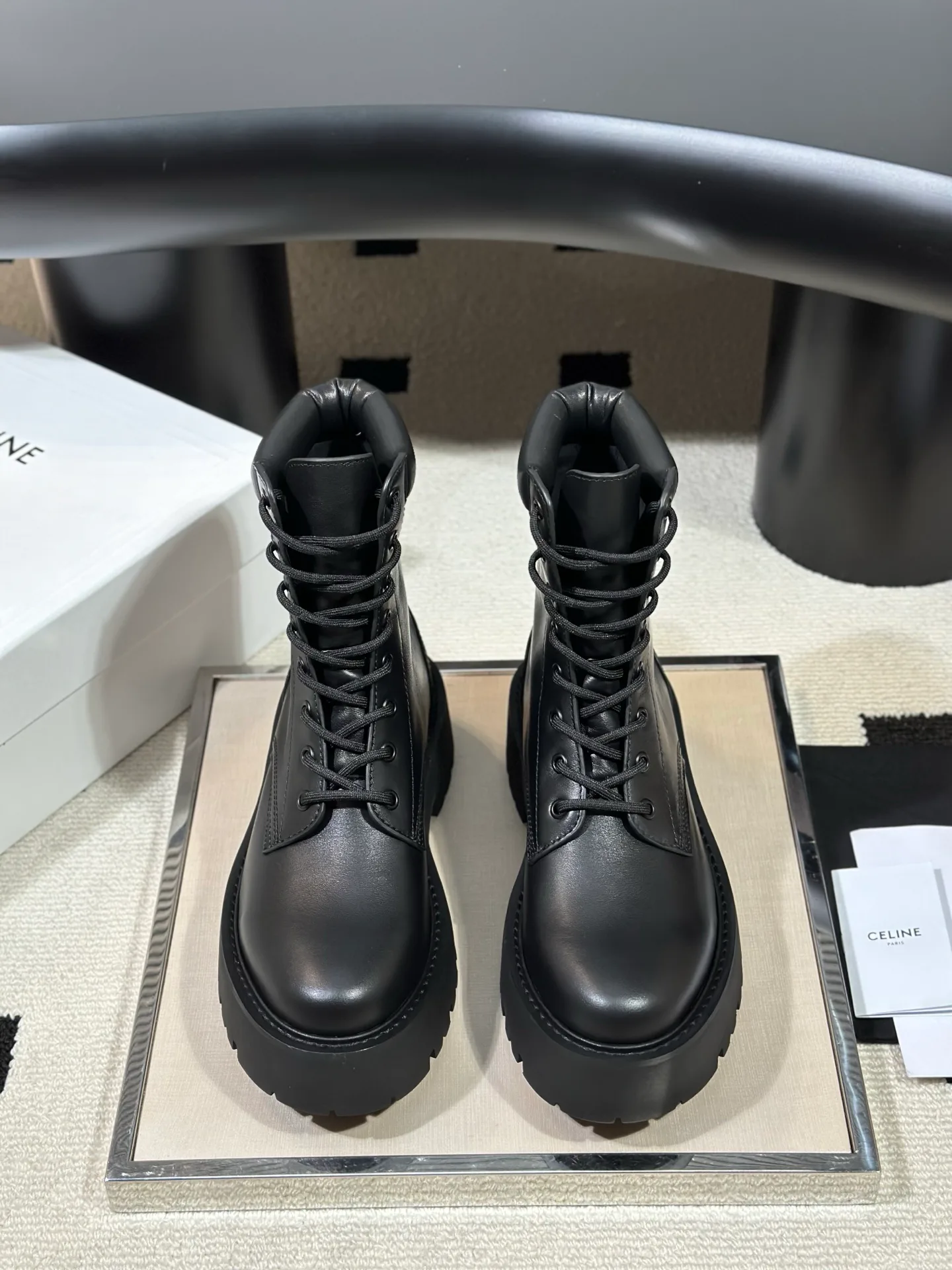 Ботинки Женские Celine 18041649