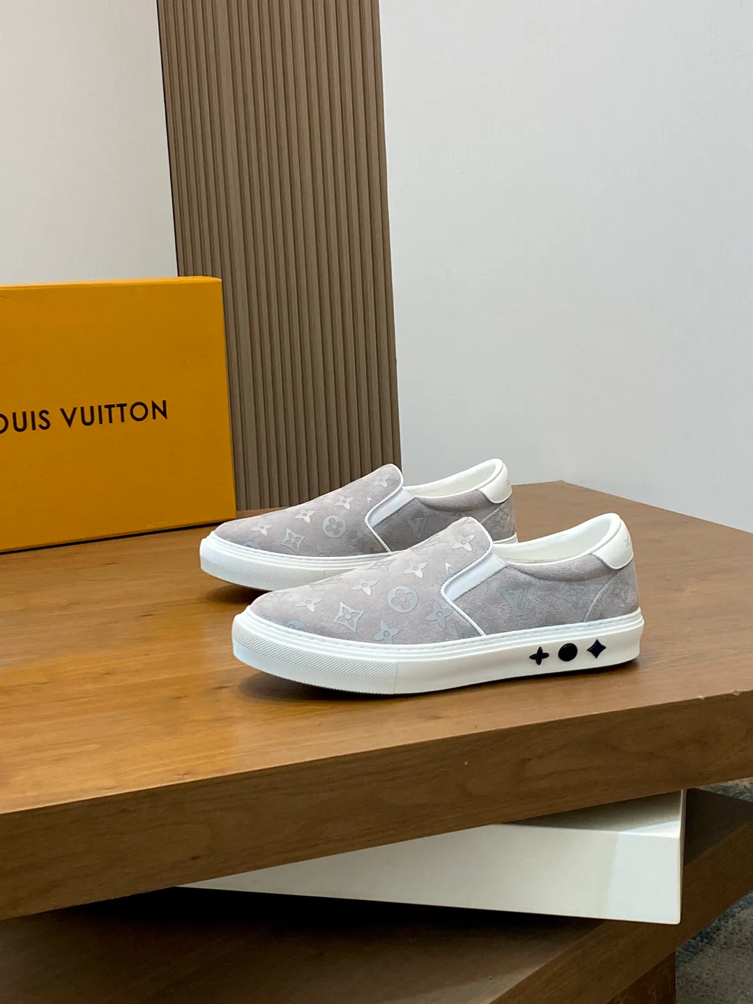 Кроссовки Мужские Louis Vuitton 17934199