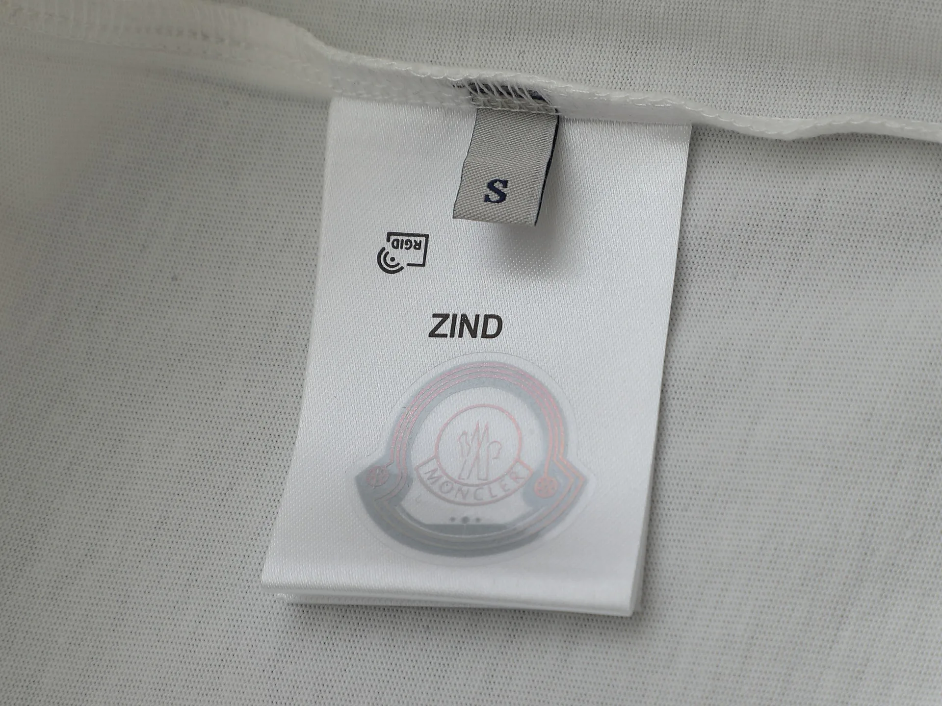 Футболки Женские Moncler 1617500