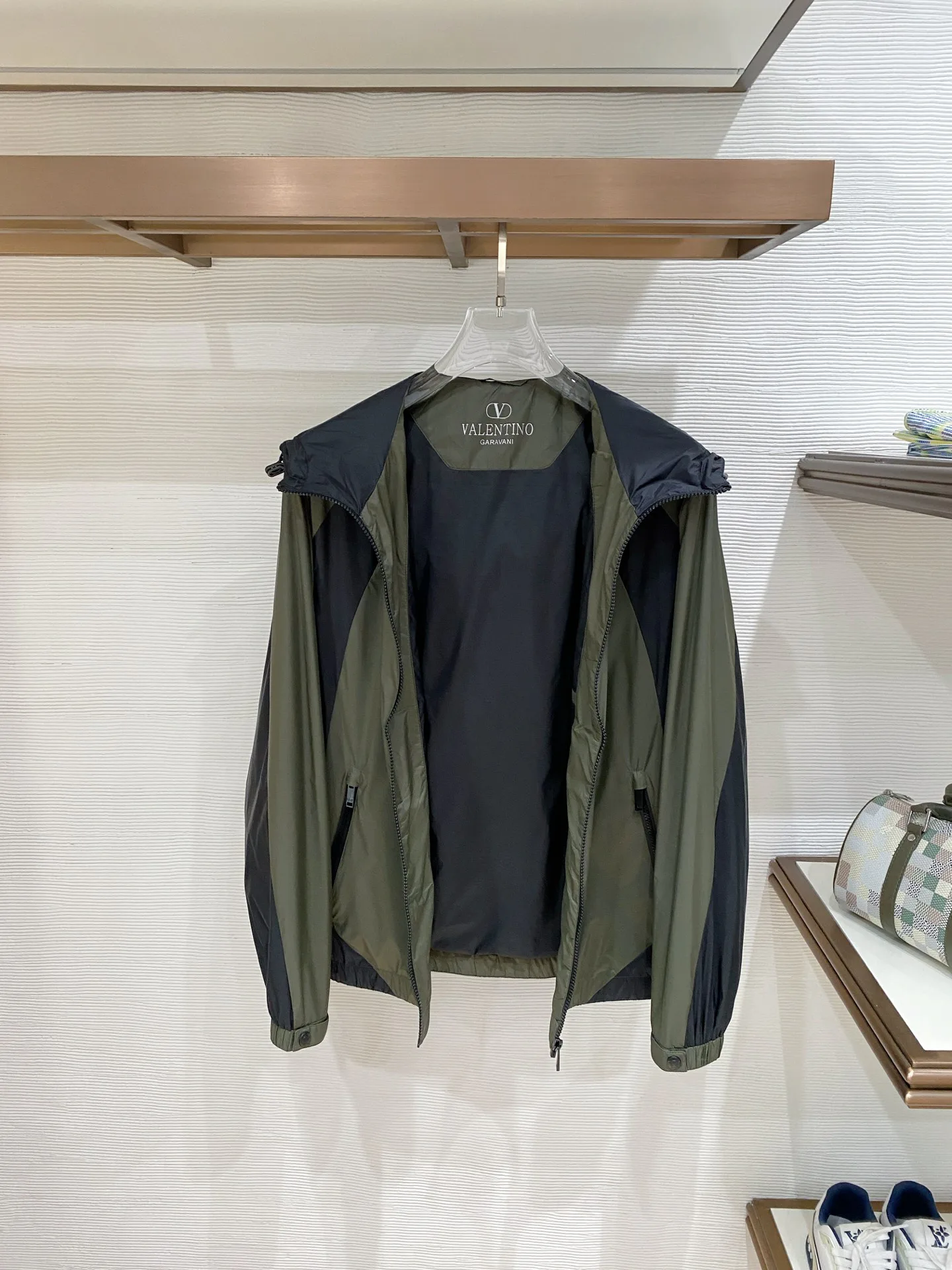 Куртки И Пуховики Мужские Valentino 11214323