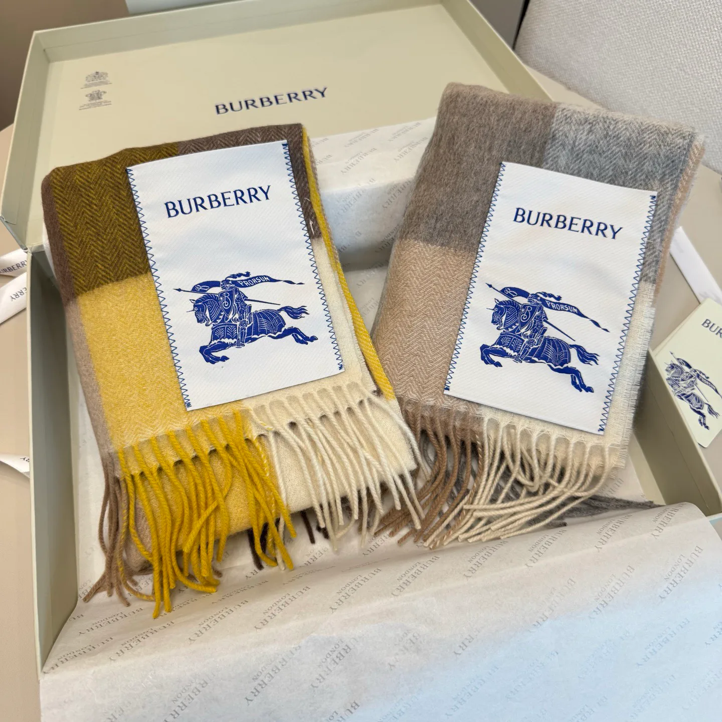 Шарфы Burberry 10627782