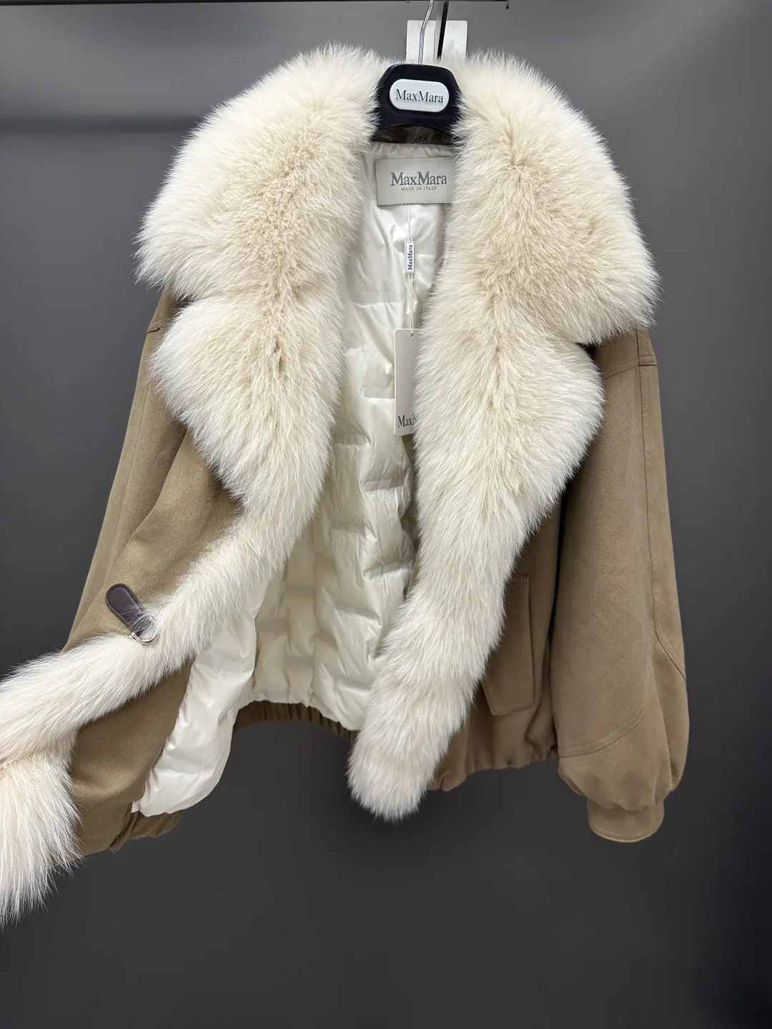 Куртки И Пуховики Женские Max Mara 18702443