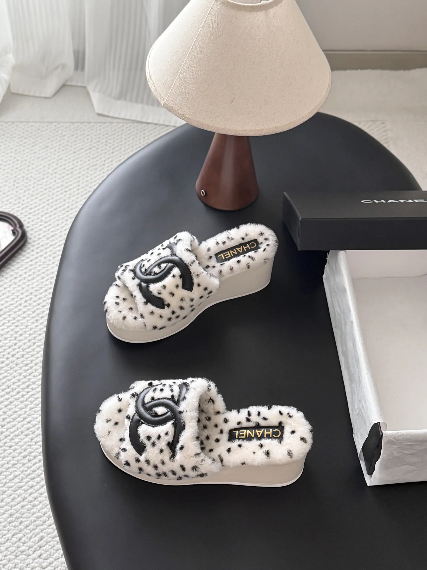 Тапочки Женские Chanel 18053836