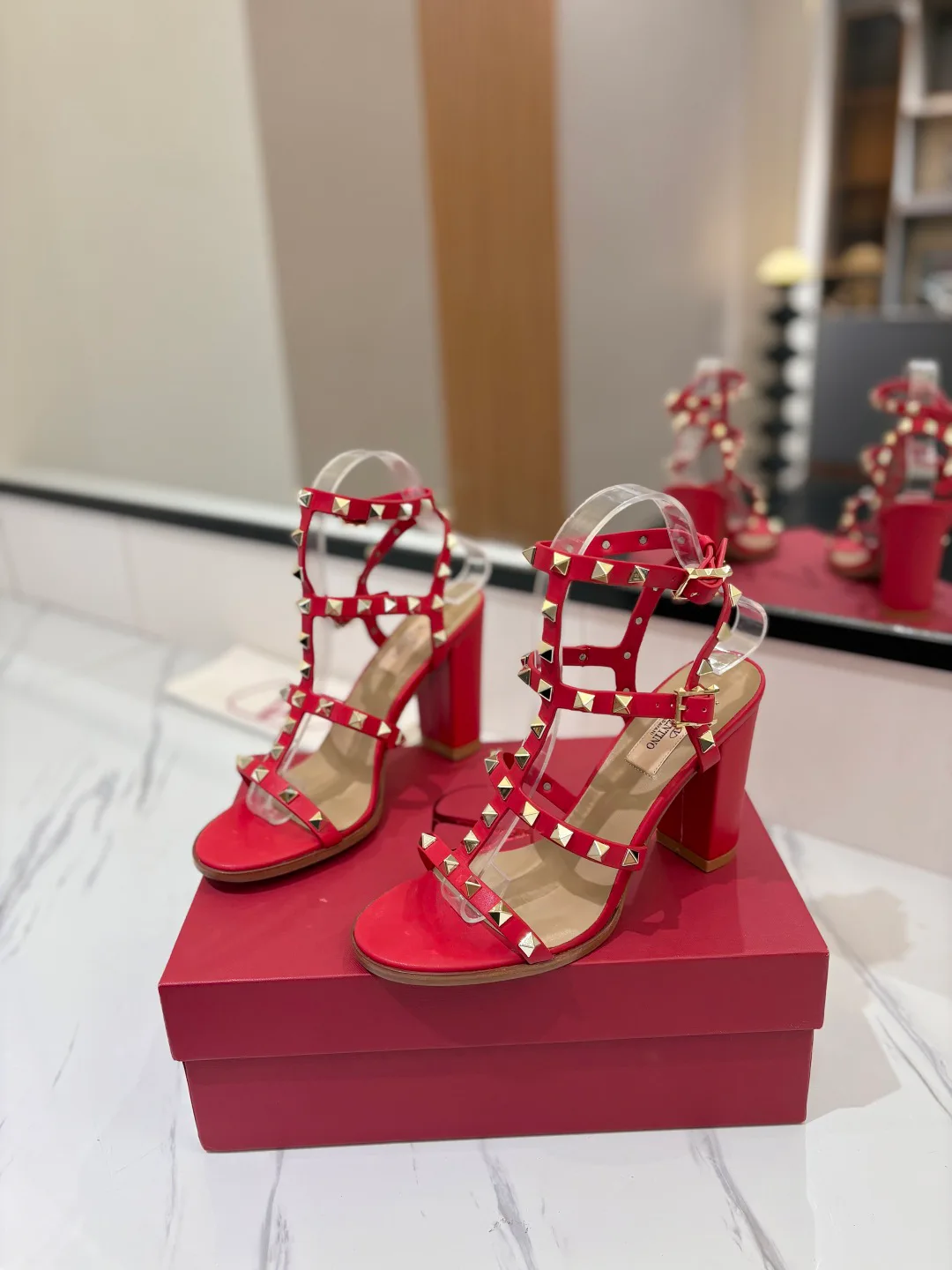 Босоножки Женские Valentino 11683080