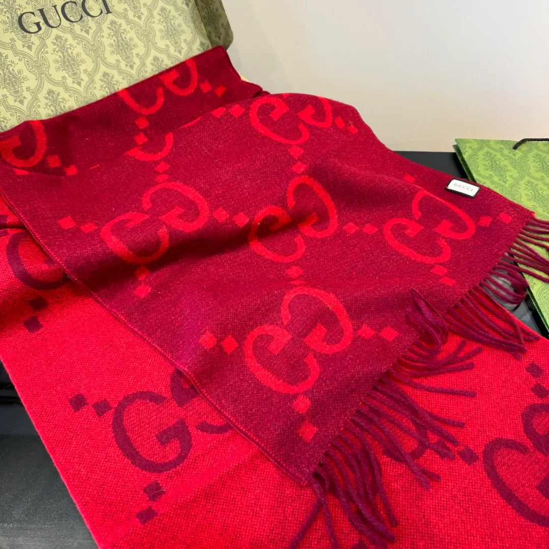 Шарфы Gucci 17896032