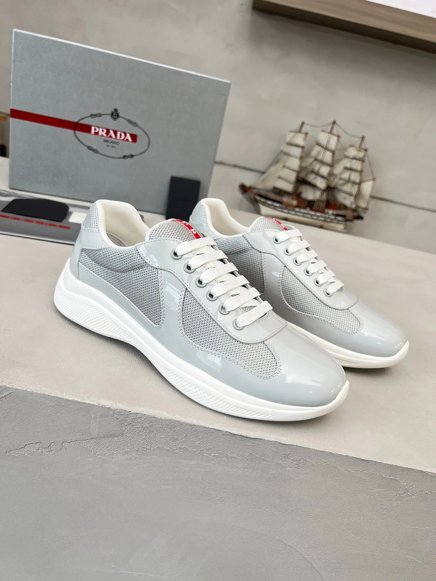 Кроссовки Женские Prada 17704055