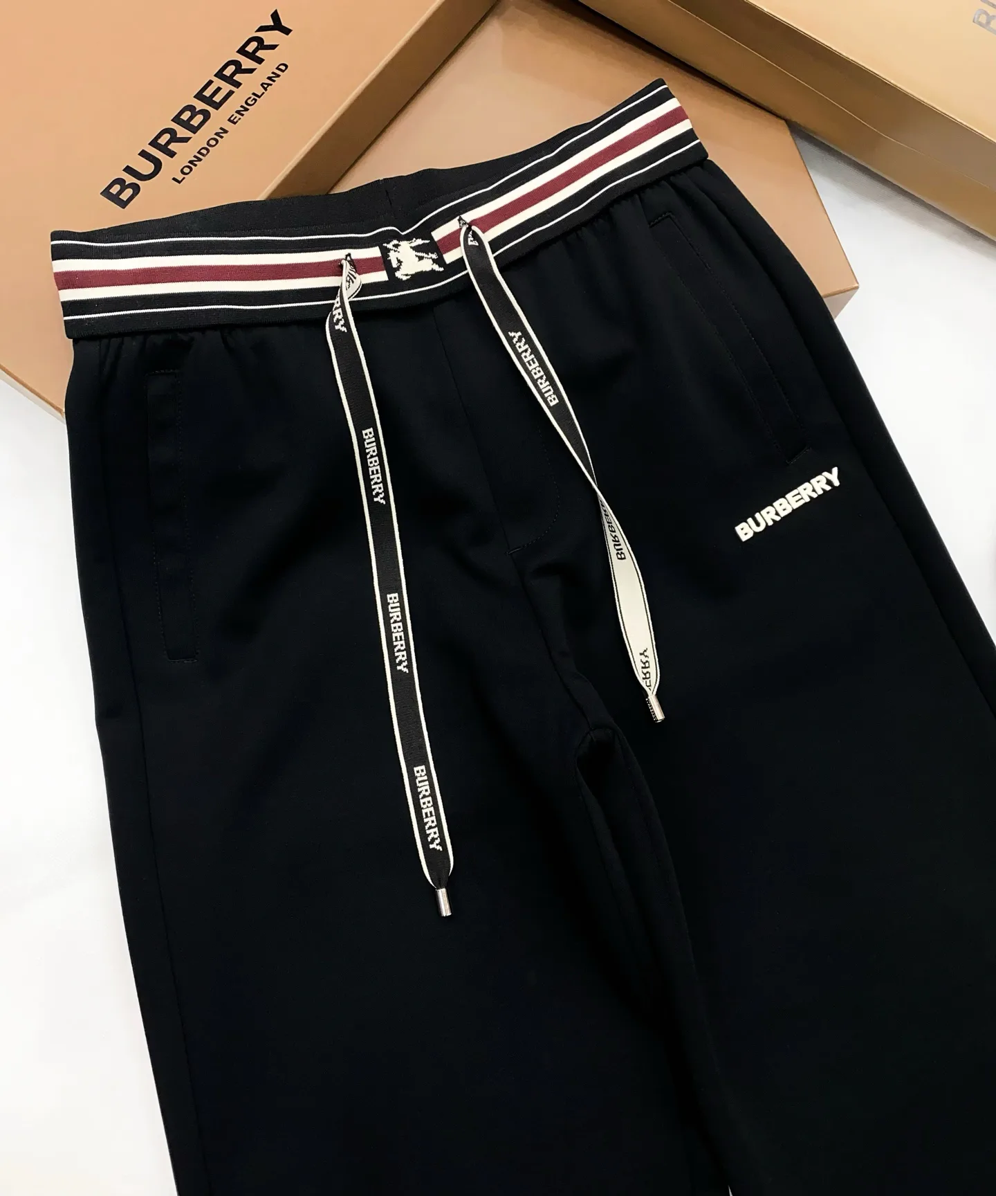 Брюки Мужские Burberry 13441681