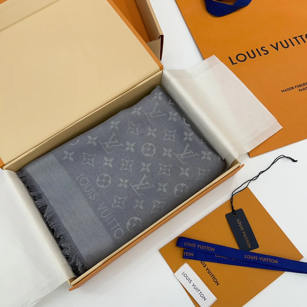 Шарфы Louis Vuitton 17815856
