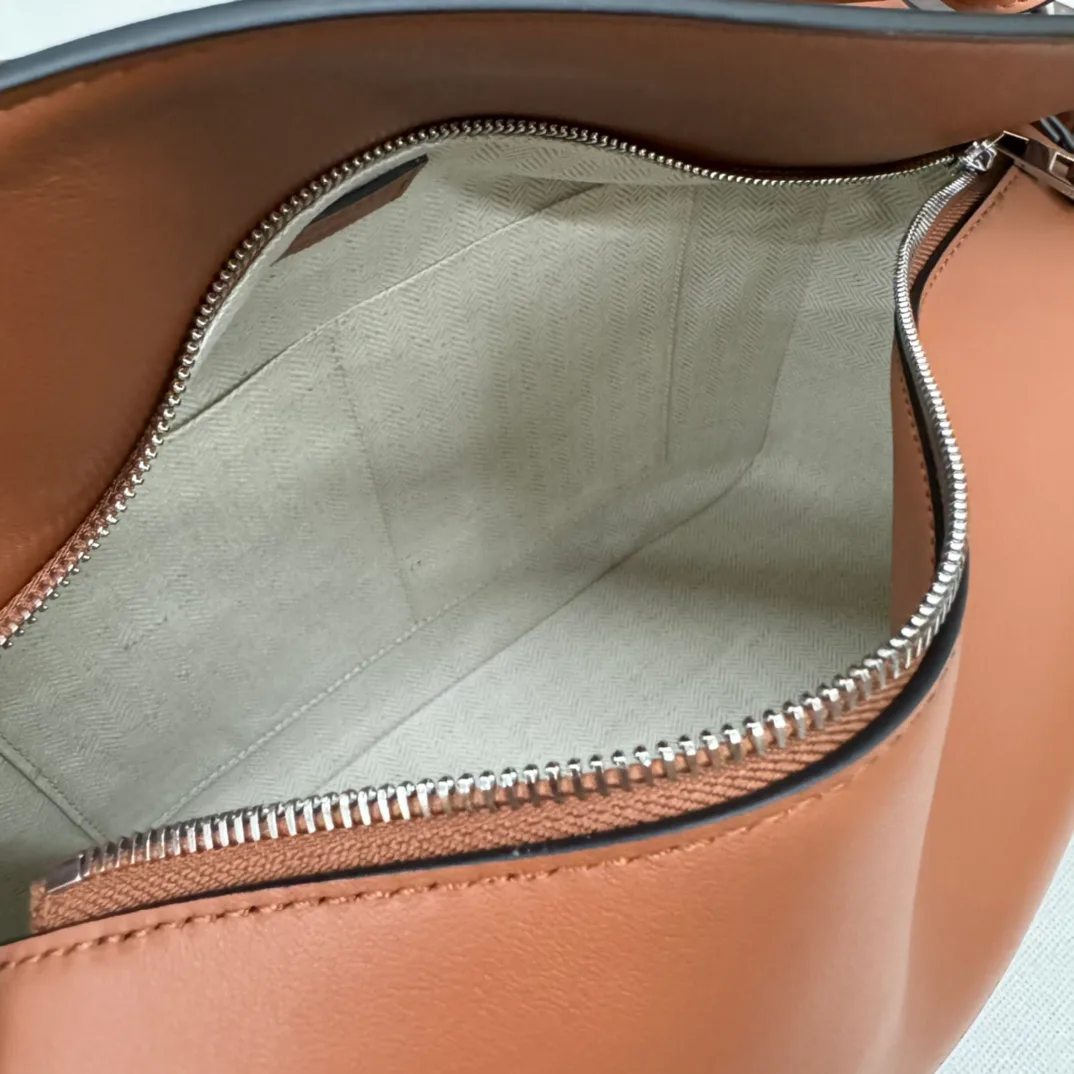 Классические Сумки Женские Loewe 18030373