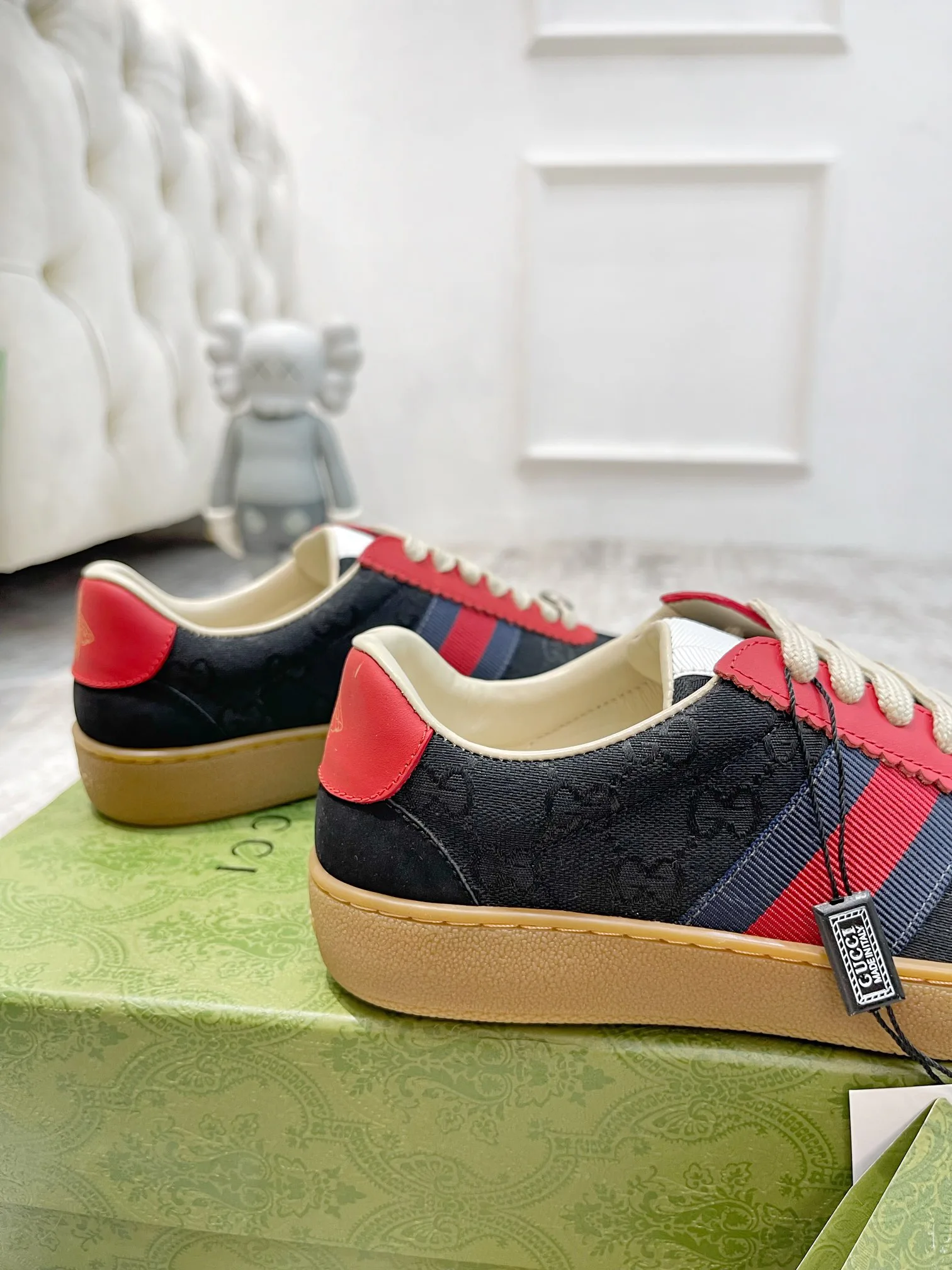 Кроссовки Женские Gucci 18765965