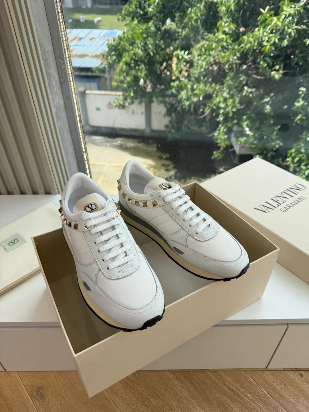 Кроссовки Женские Valentino 18053447